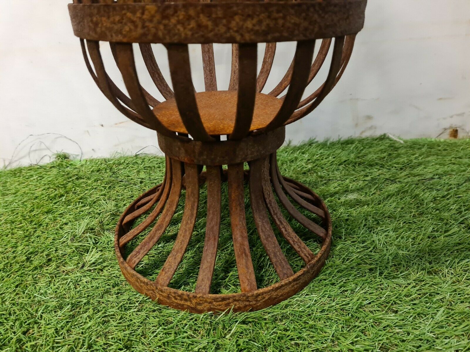 Medici in riveted iron