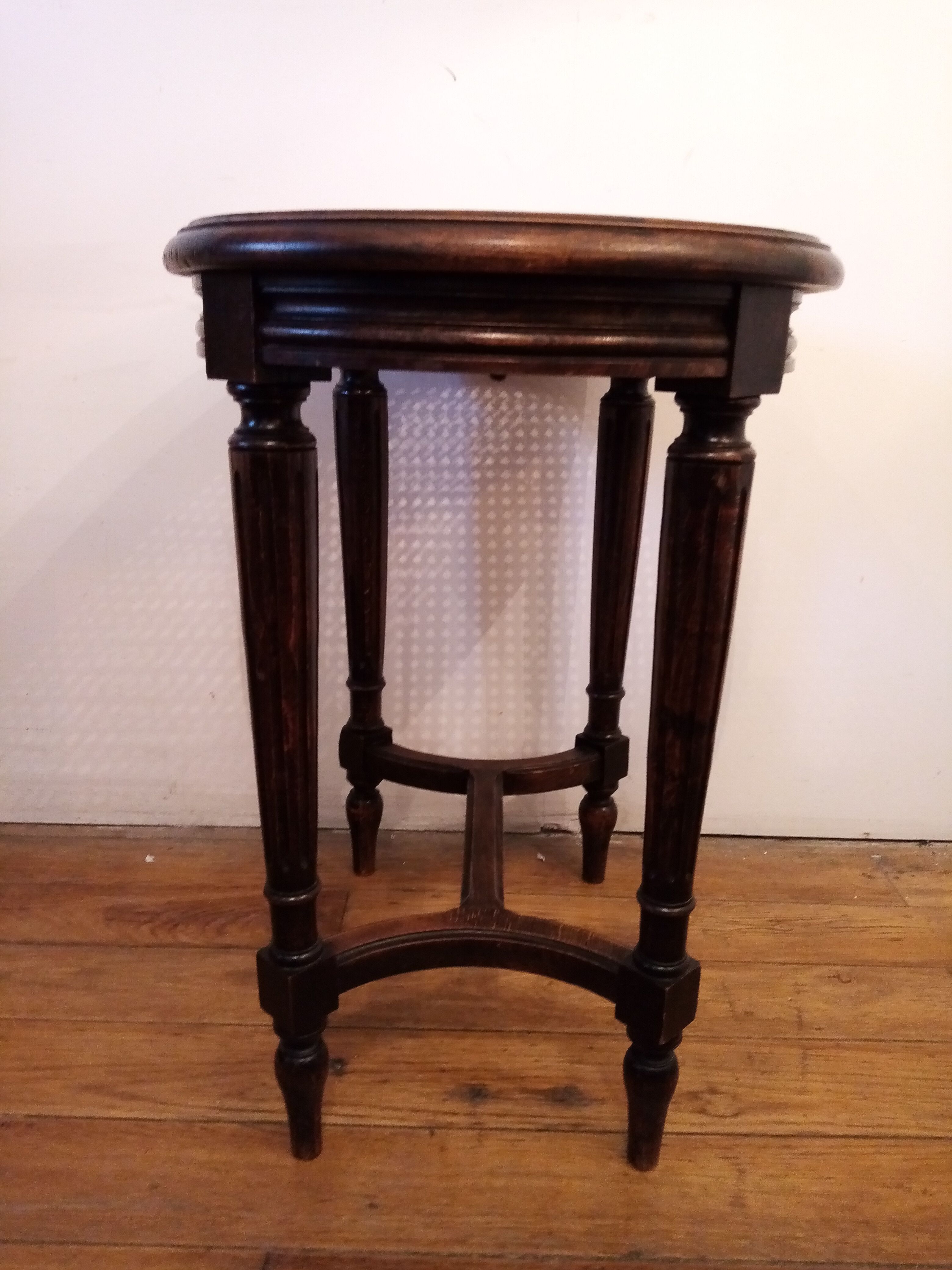 Canna stool