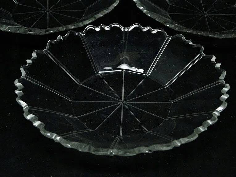 H1Y set of 4 faceted plates in Biedermeier style