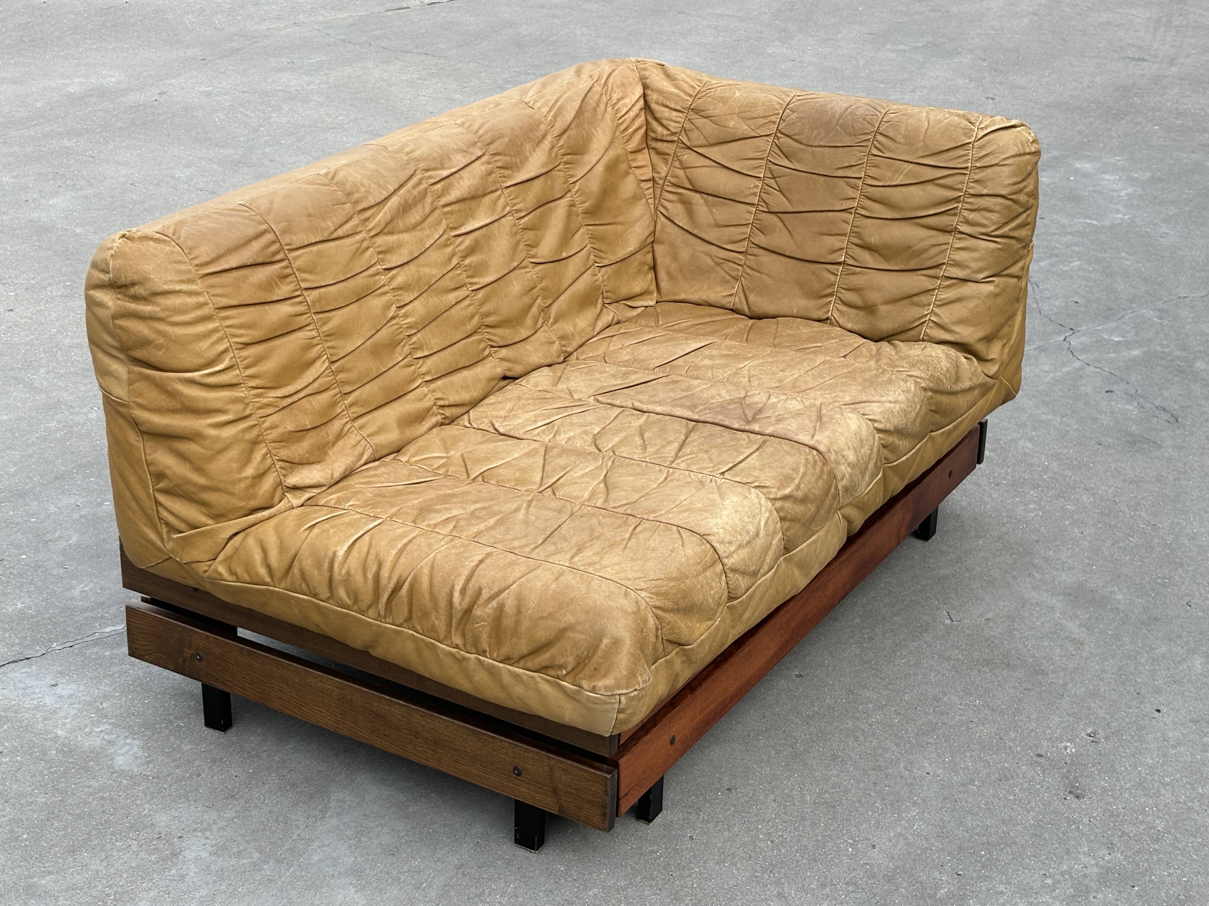 Canapé de salon Mid-Century en cuir cognac petit modèle
