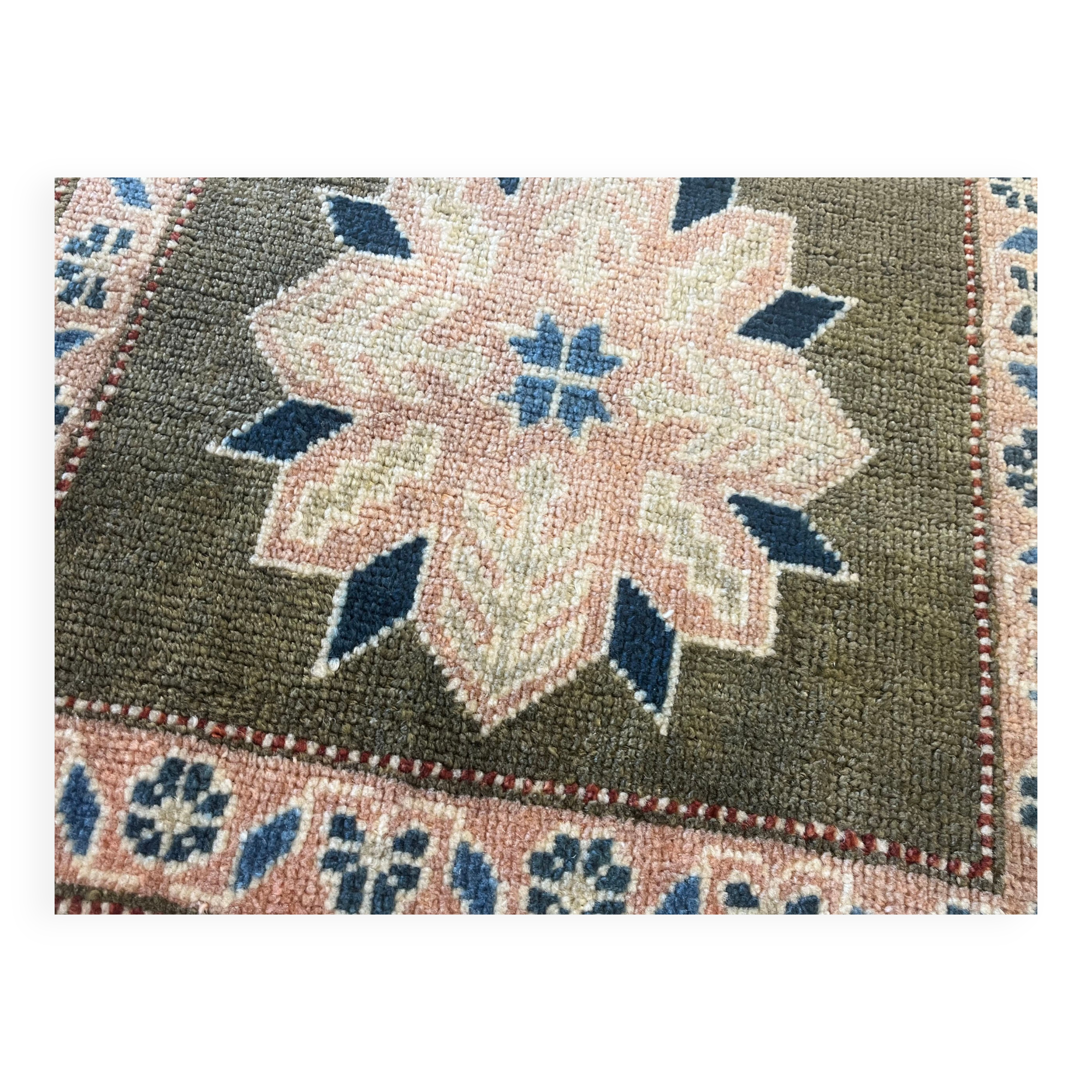 Tapis anatolien carré