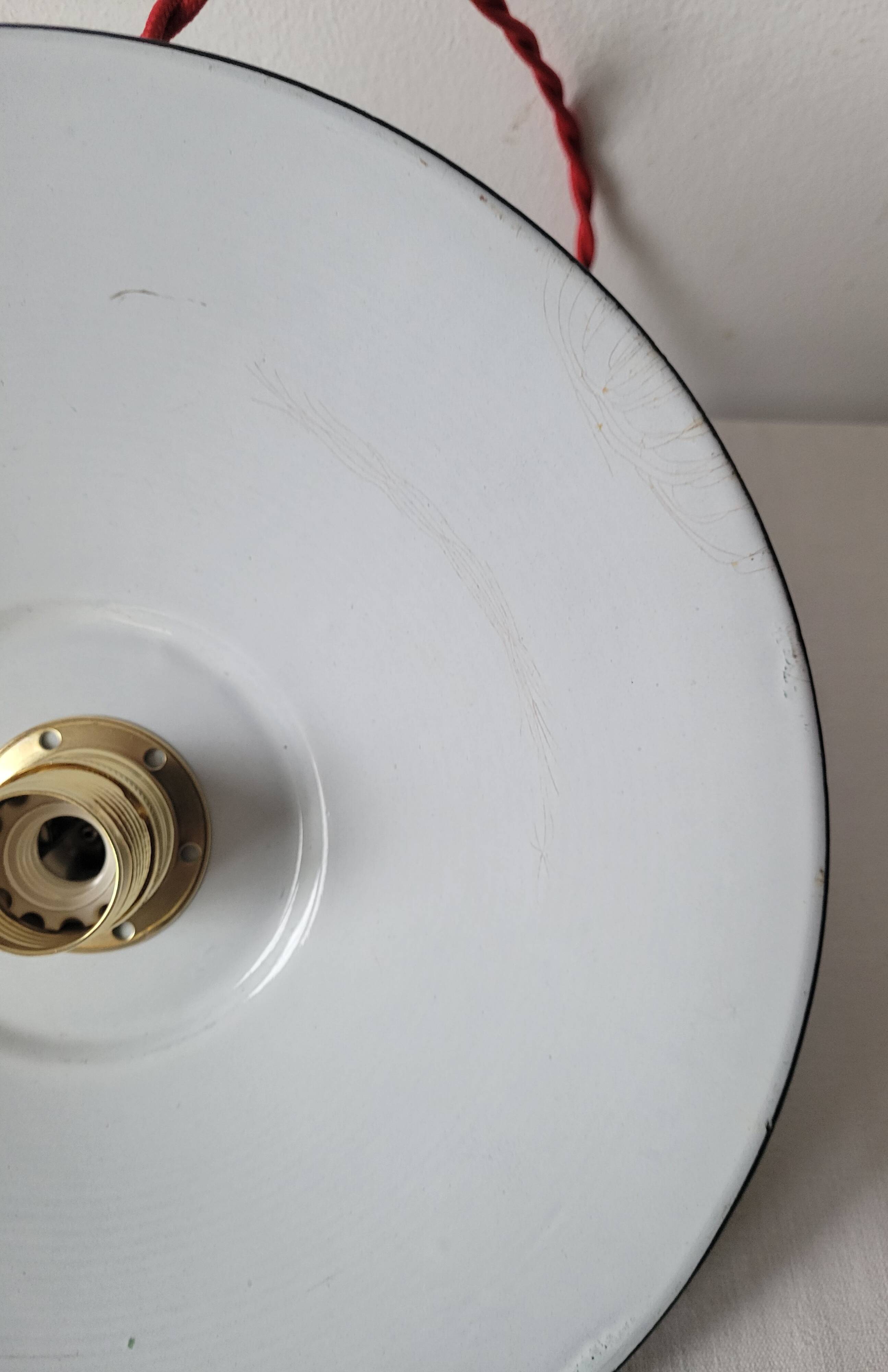 Enamelled sheet metal pendant light