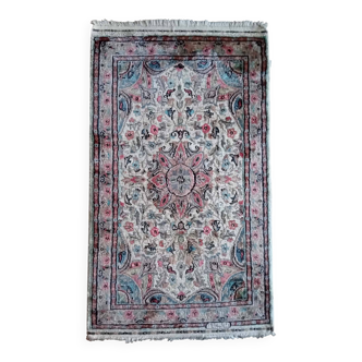 Handmade Pakistani wool and silk rug 124x77cm