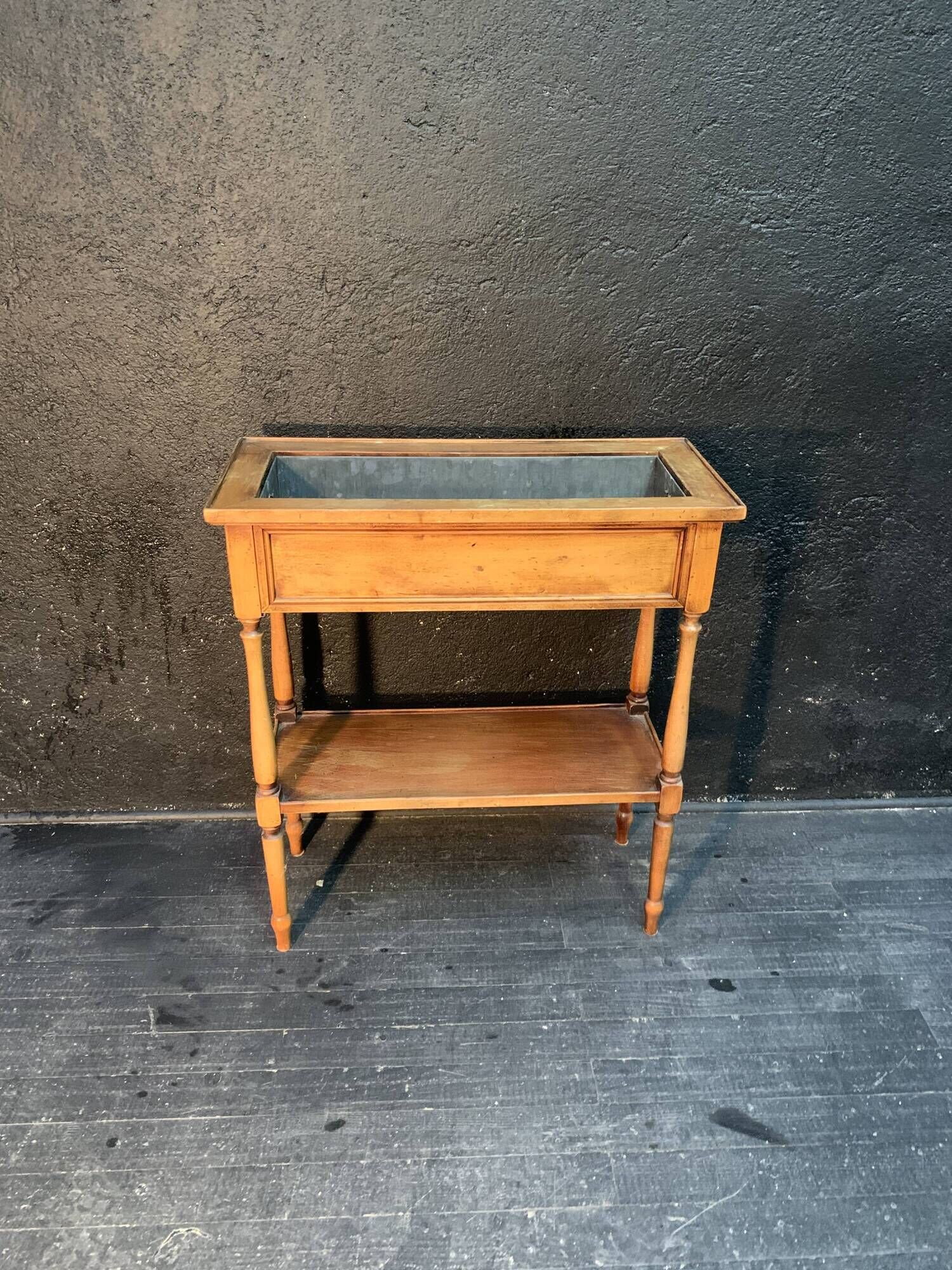 Louis XVI-style wooden gardening furniture
