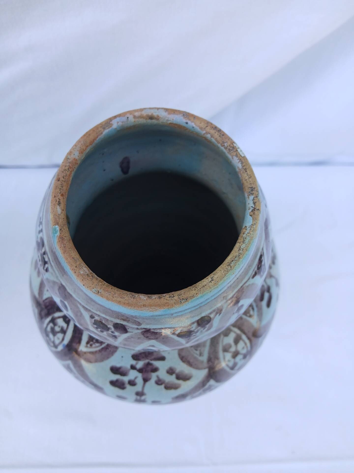 Vase safi ancien signé