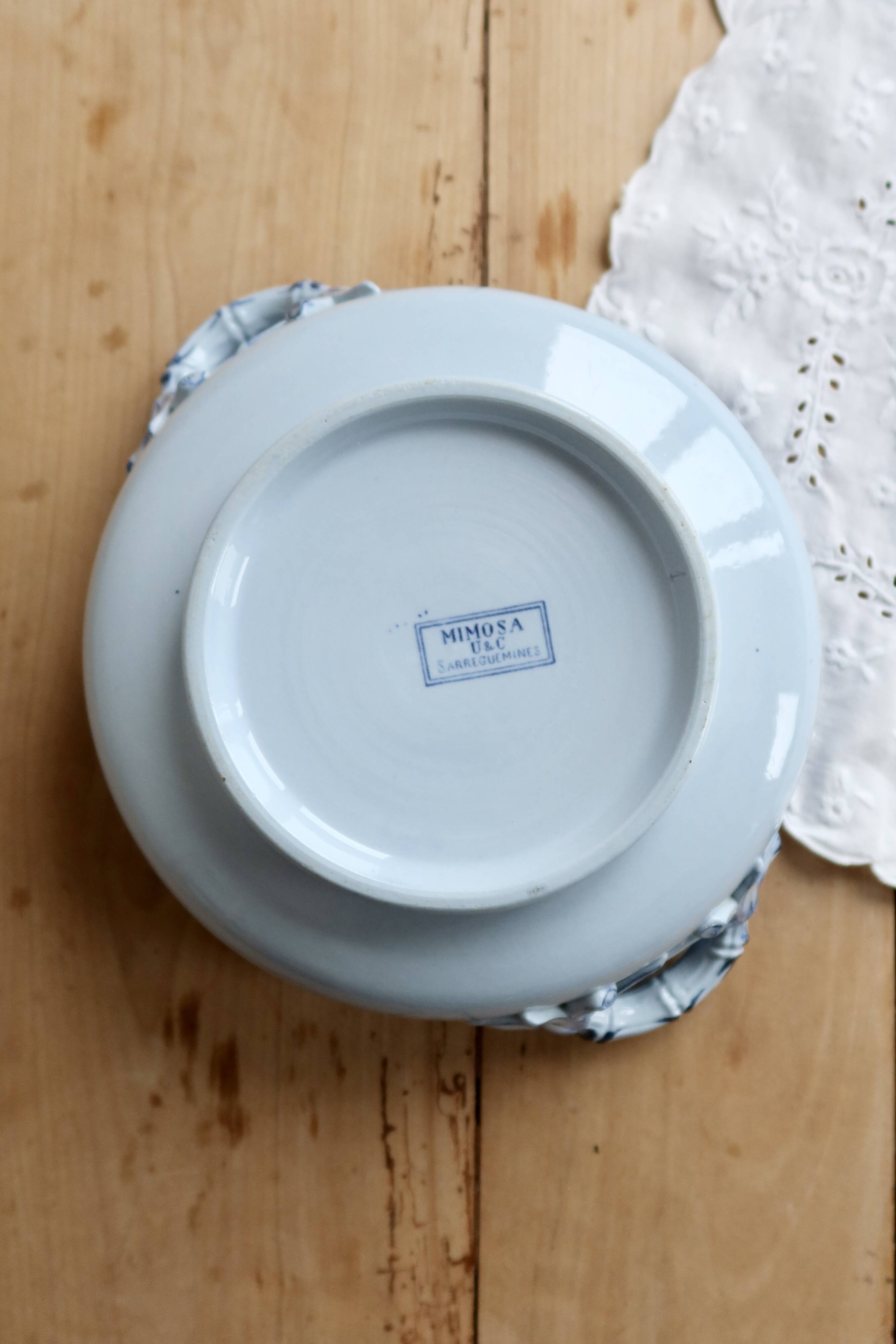 Antique earthenware salad bowl Sarreguemines U&C model Mimosa blue