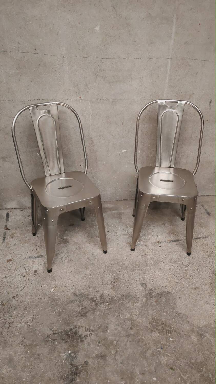 Paire de chaises industrielles métalliques