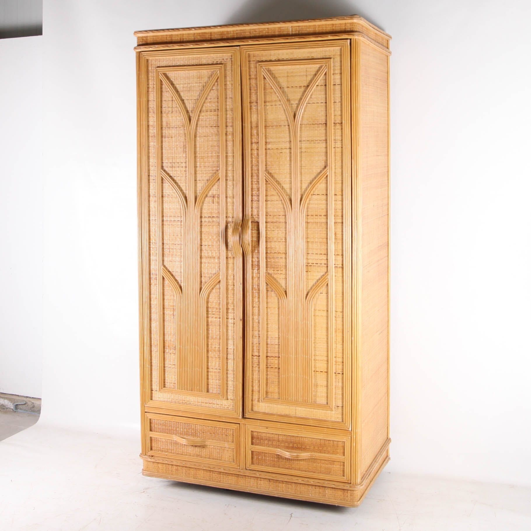 Wardrobe in rattan and raffia