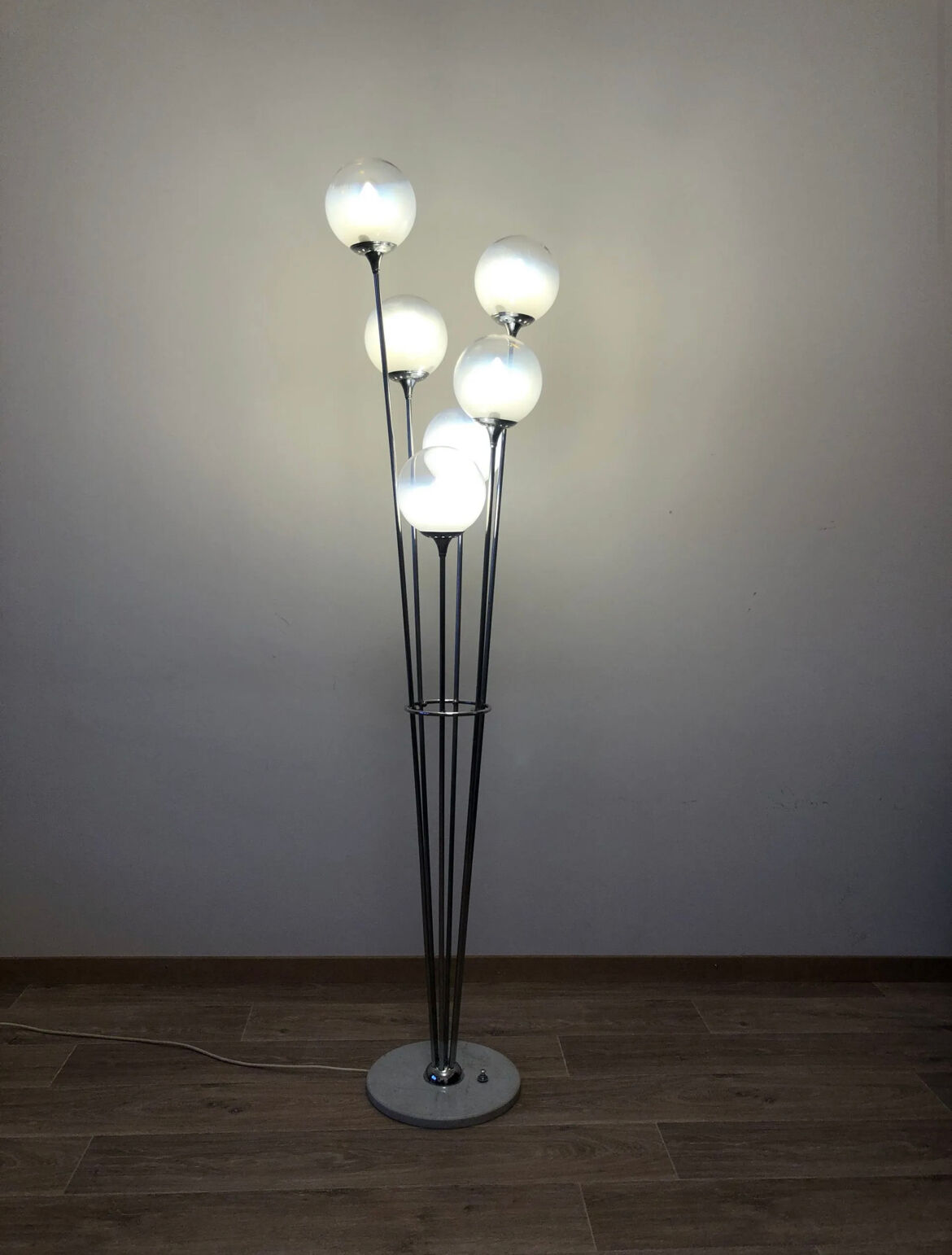 Floor lamp