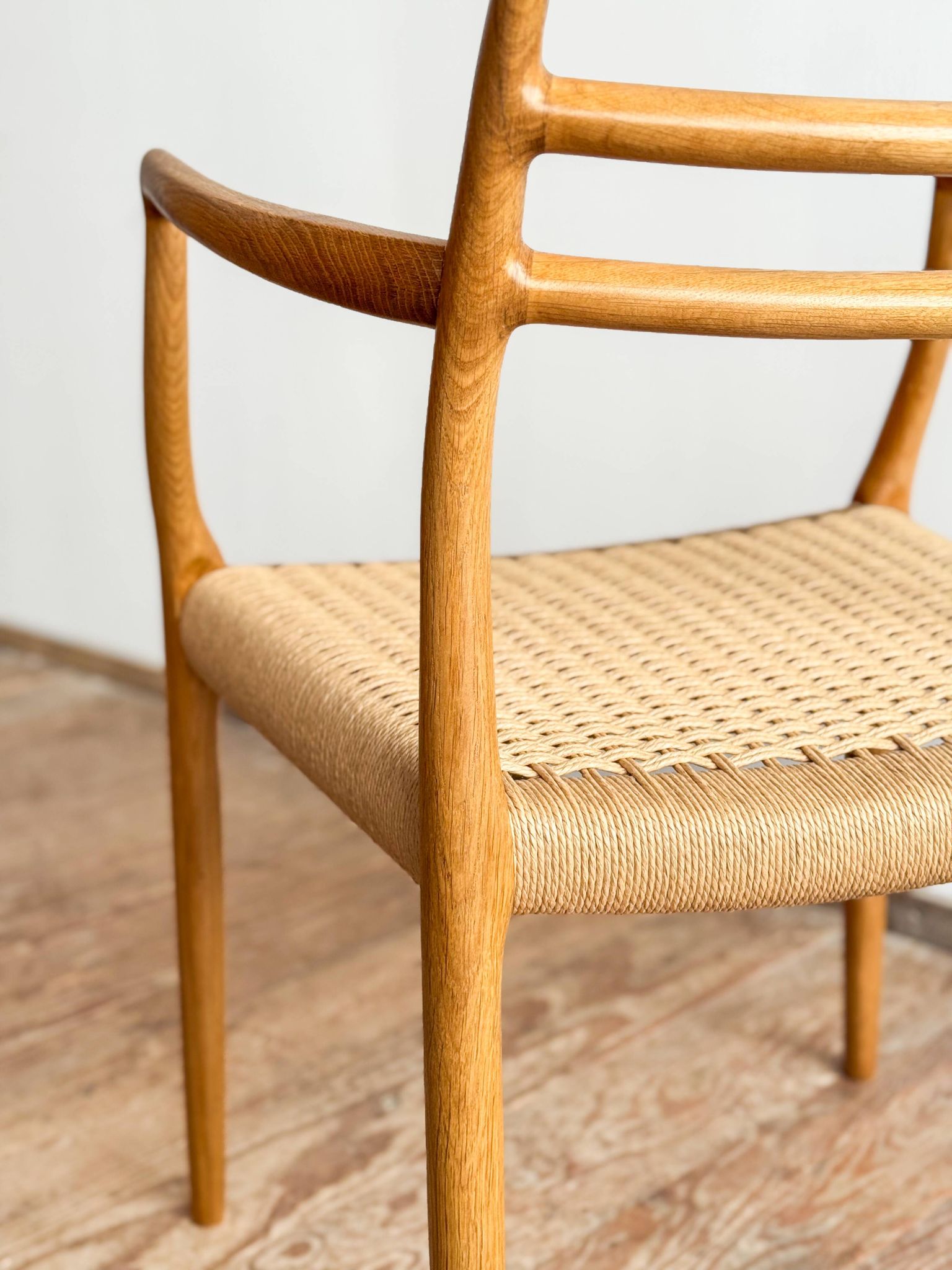 Fauteuil rare modèle 62 par Niels O. Møller en chêne, Danemark