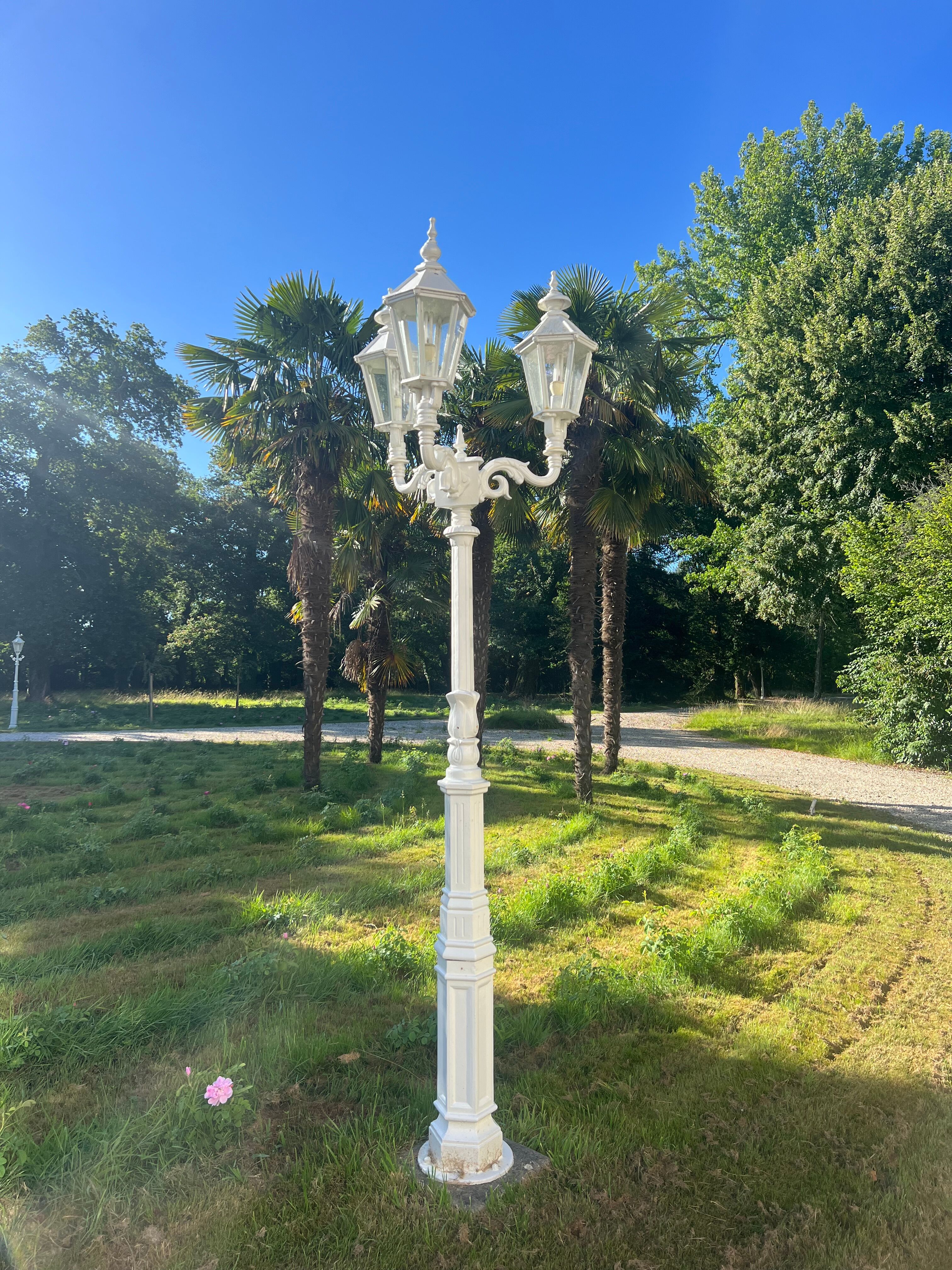 17 lampadaires en fonte