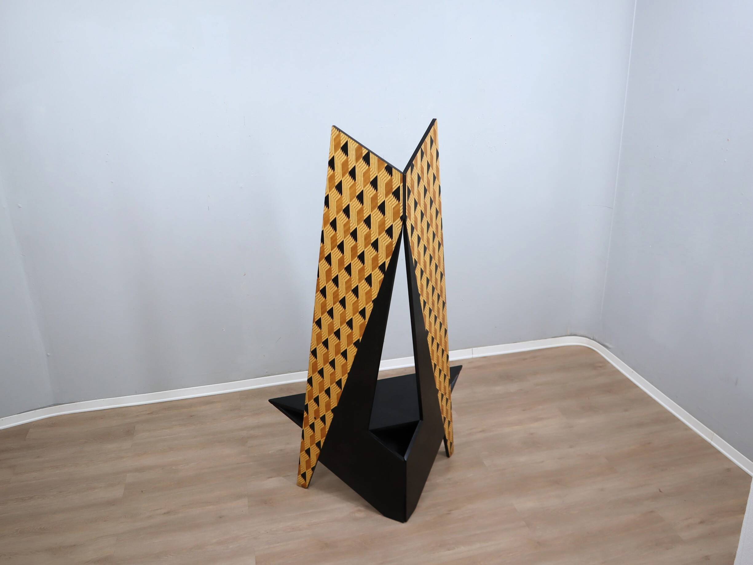 Postmodern High-Back chair Studio Alchimia & Memphis style 1980s