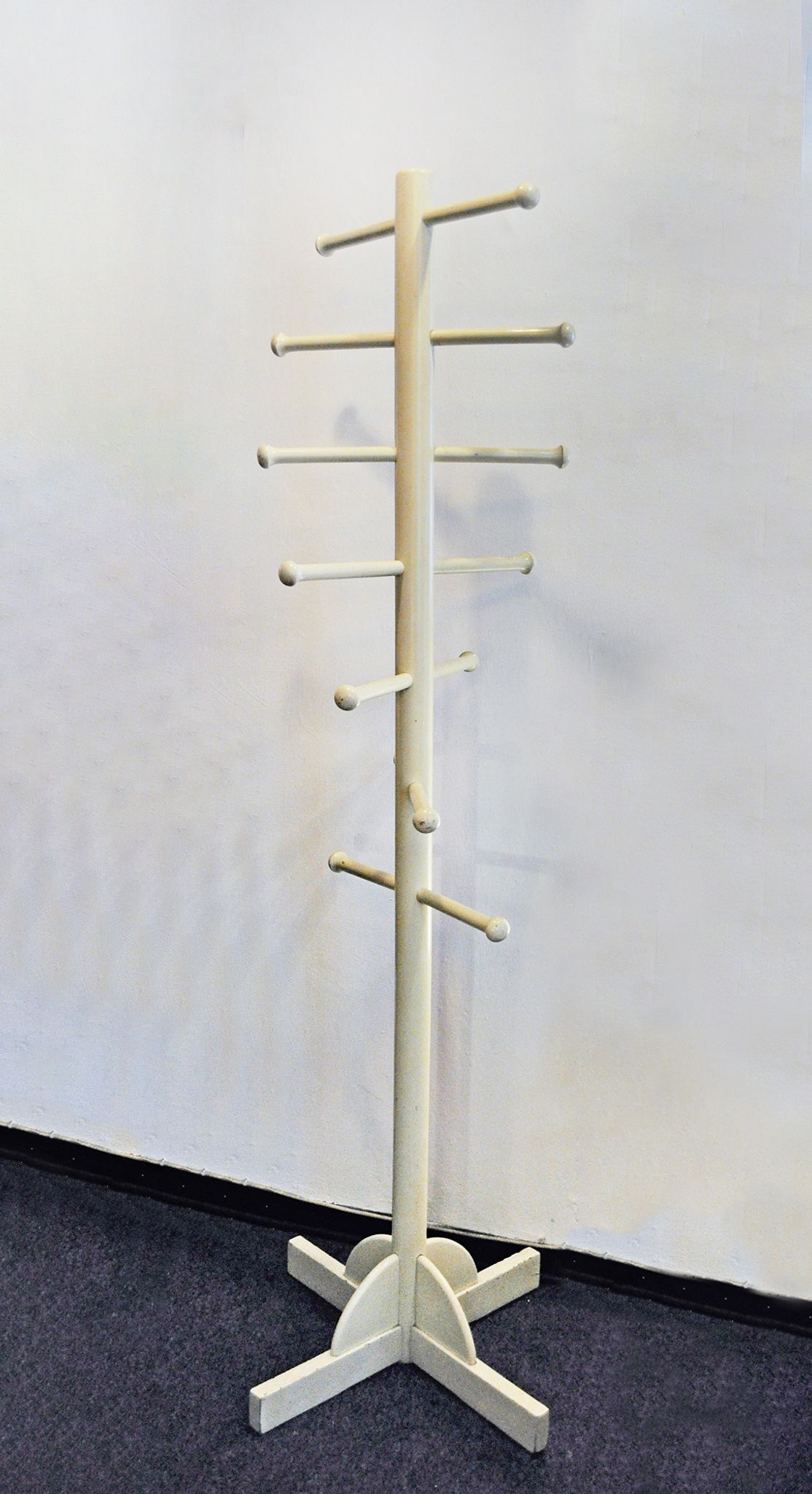Lacquered wooden coat rack by Ettore Sottsass for Poltronova Italia 60s