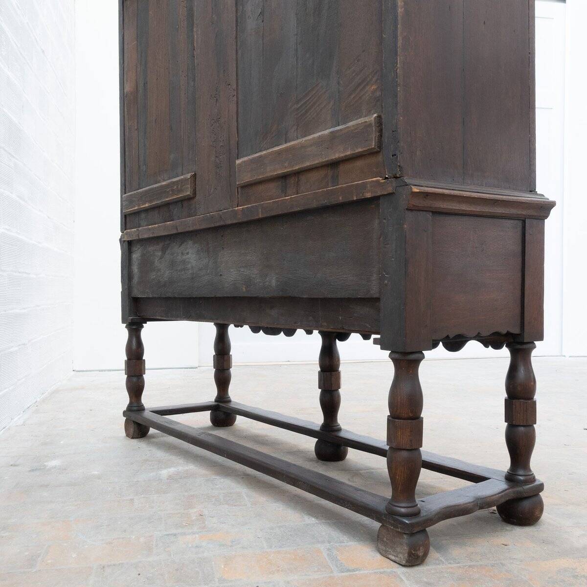 Cabinet en chêne néerlandais antique, 1800