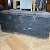 Black trunk stopover