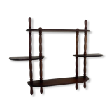 Étagère murale en bois tourné