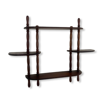 Étagère murale en bois tourné