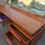 Coiffeuse, enfilade GPlan. Iconique Victor Wilkins design.