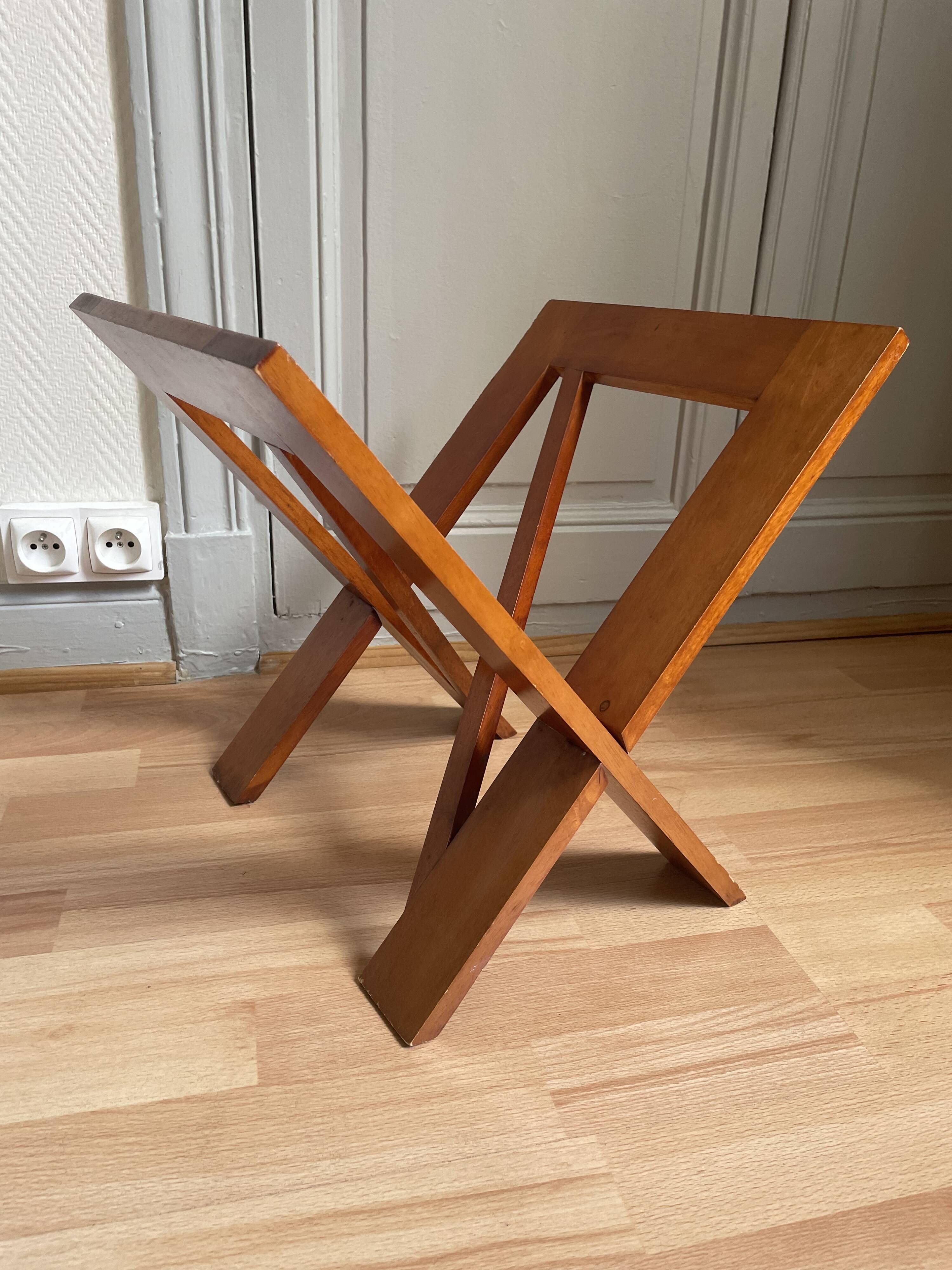 Wooden magazine rack
