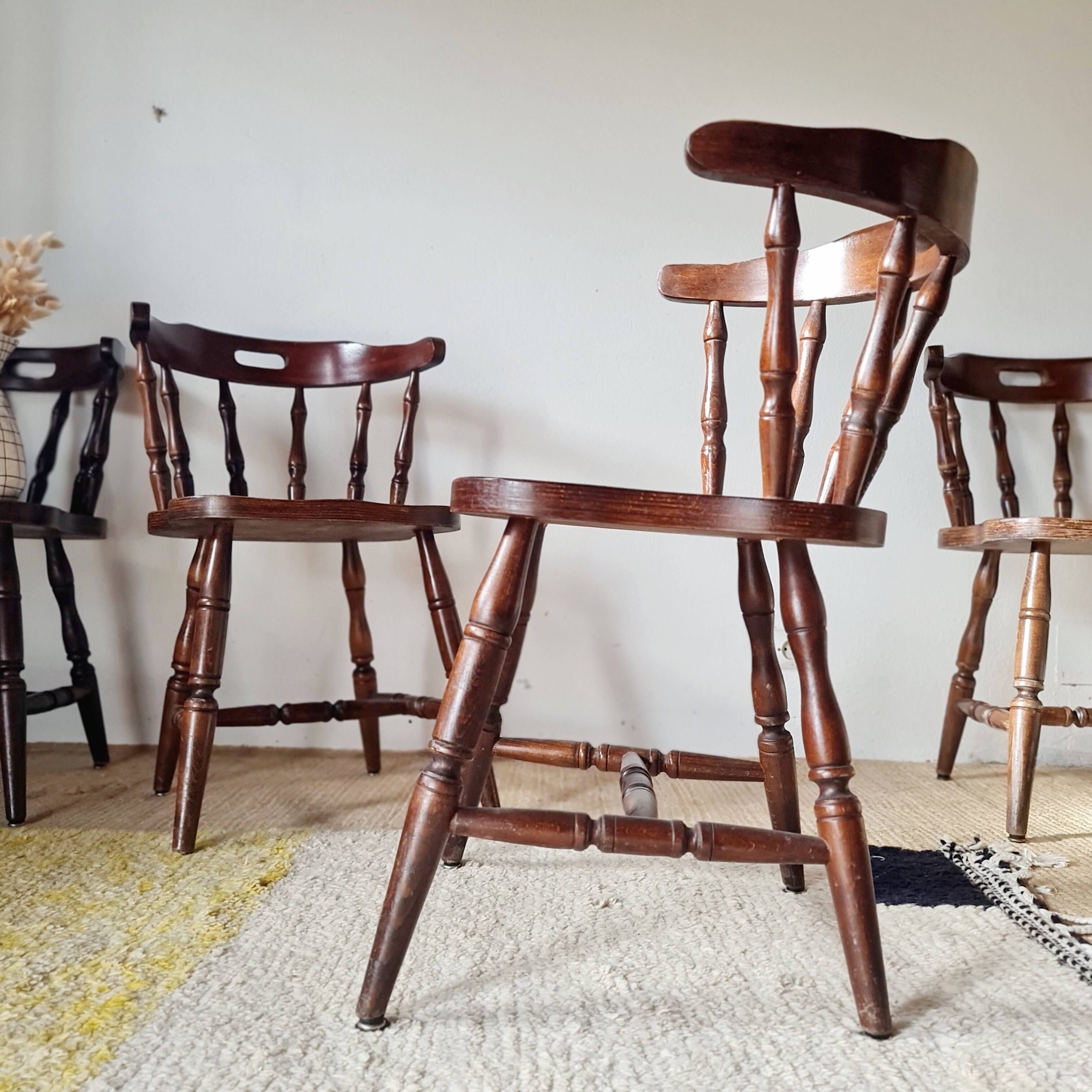 Set of 4 Western Bistro Chairs in Solid Wood – Vintage Pub Style