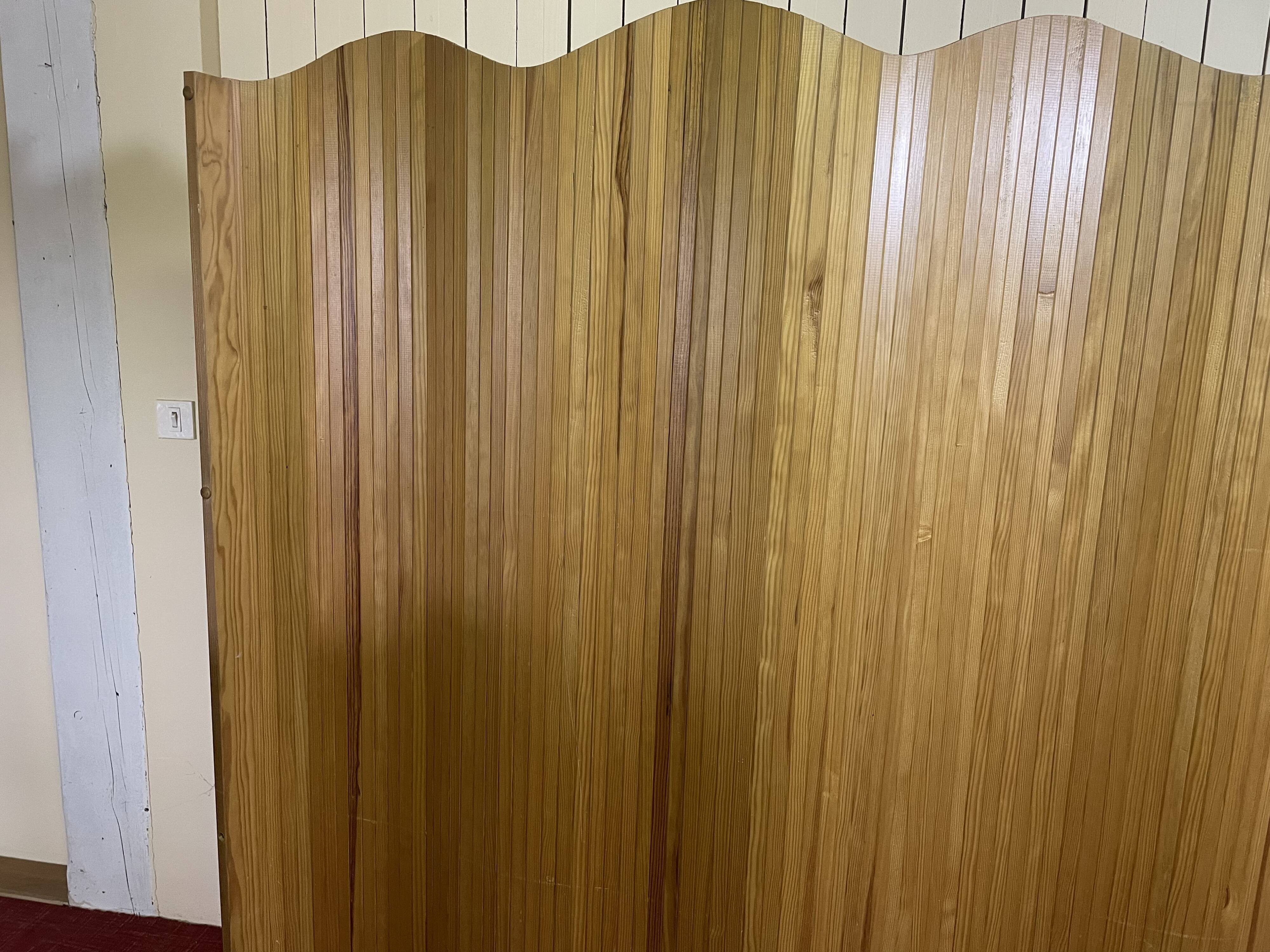 Wooden screen year 70