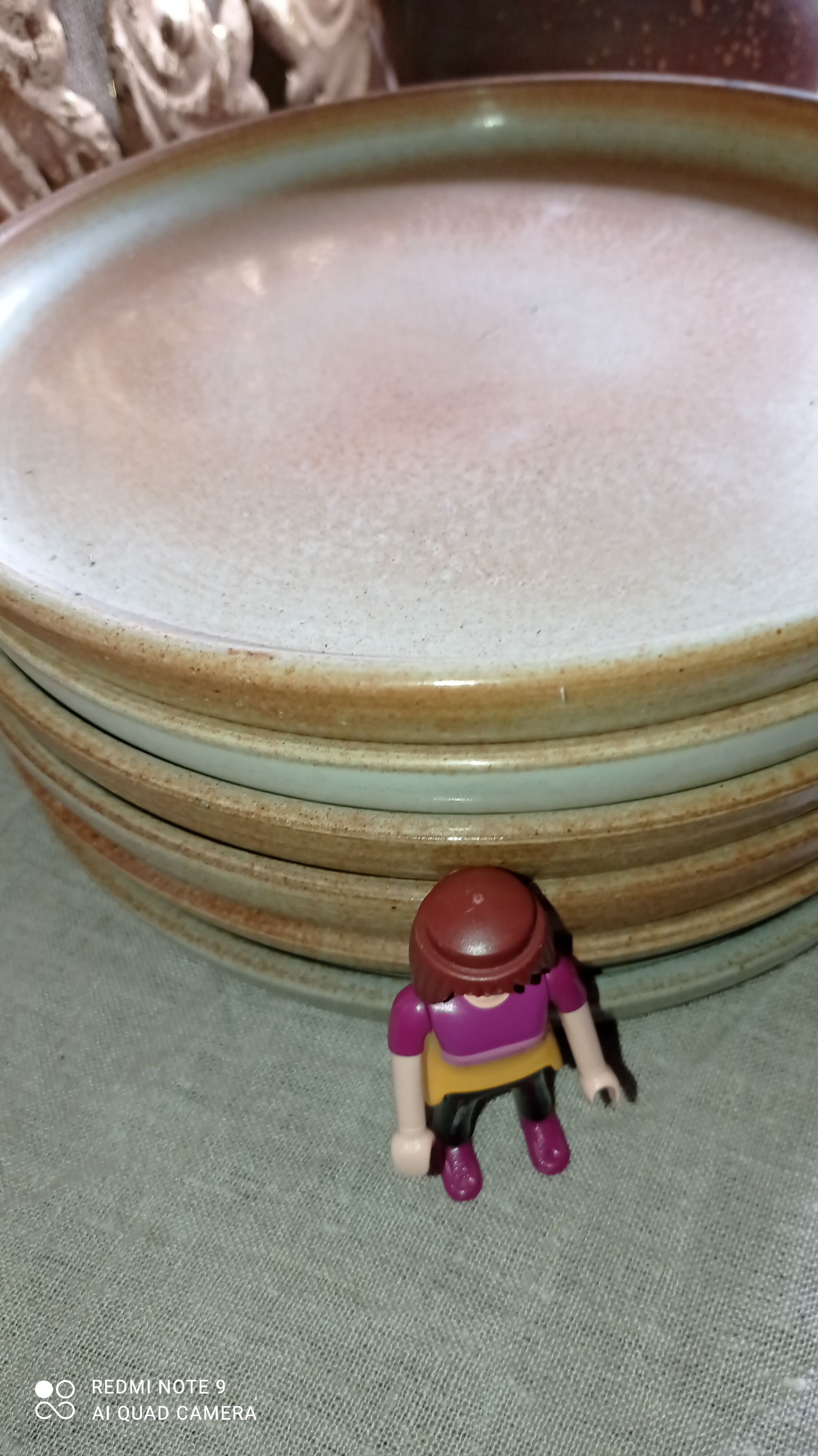 Set of six plates in sandstone