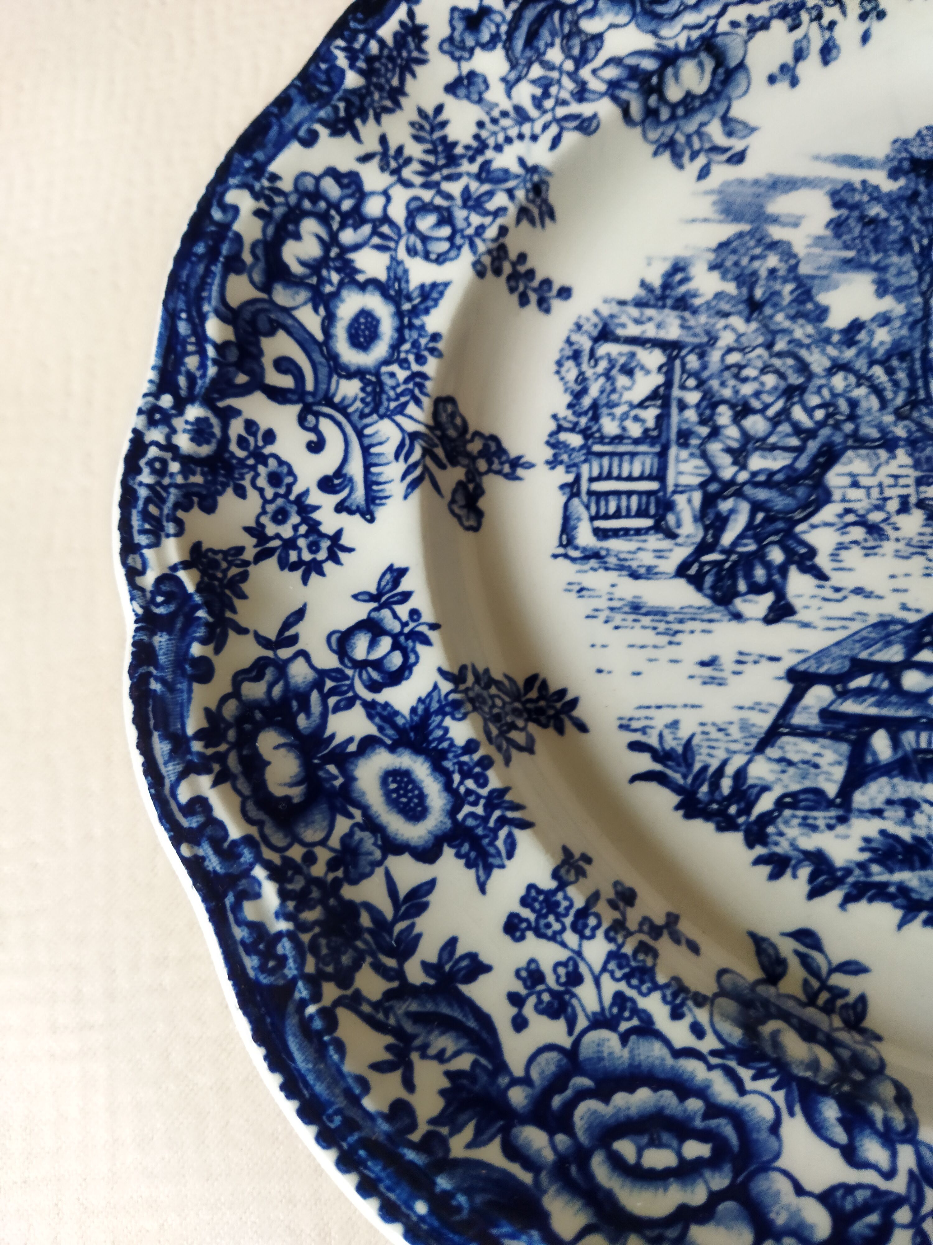 4 blue & white English style dinner plates