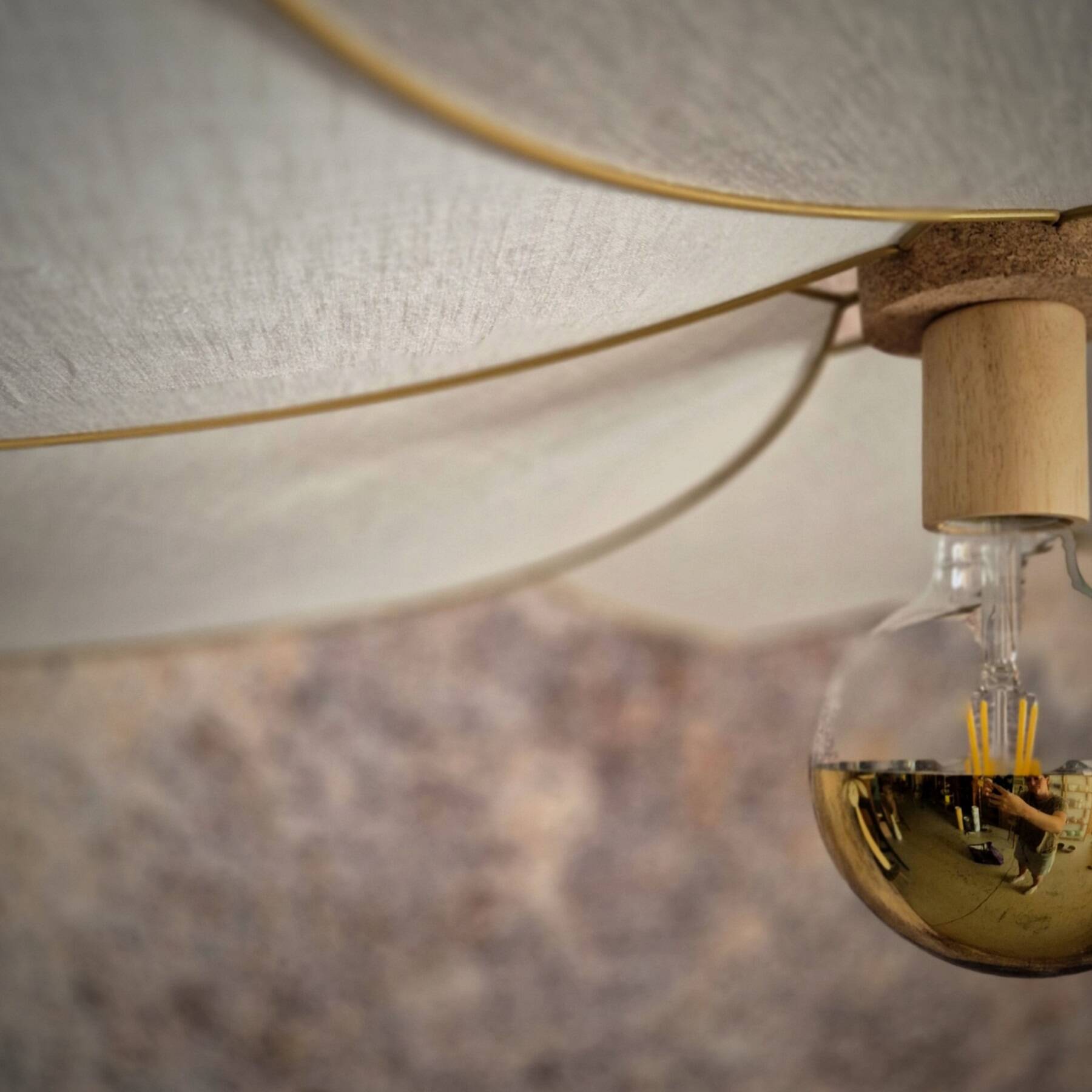 Aerial suspension, 6 petals in metal and white linen