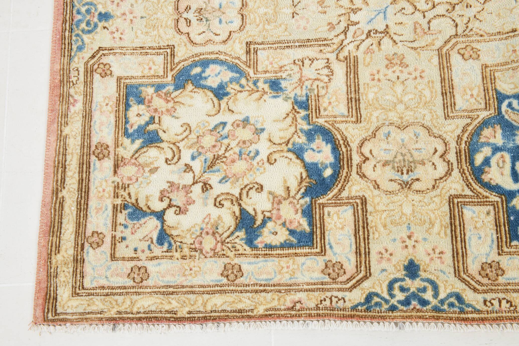 Tapis persan vintage en laine noué main, style classique, motif floral, 300x368.