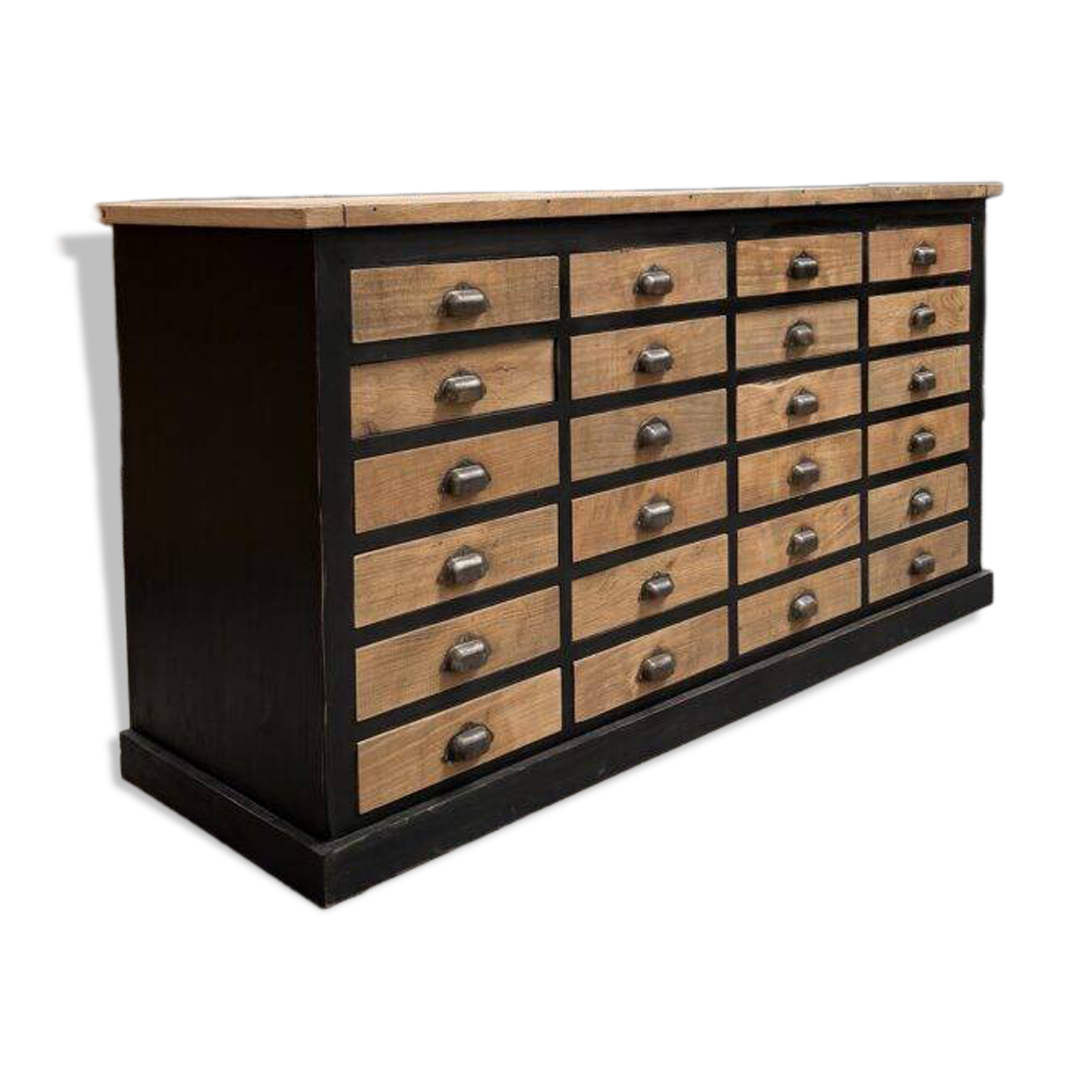 Workshop furniture with 24 drawers from the early 20th century.