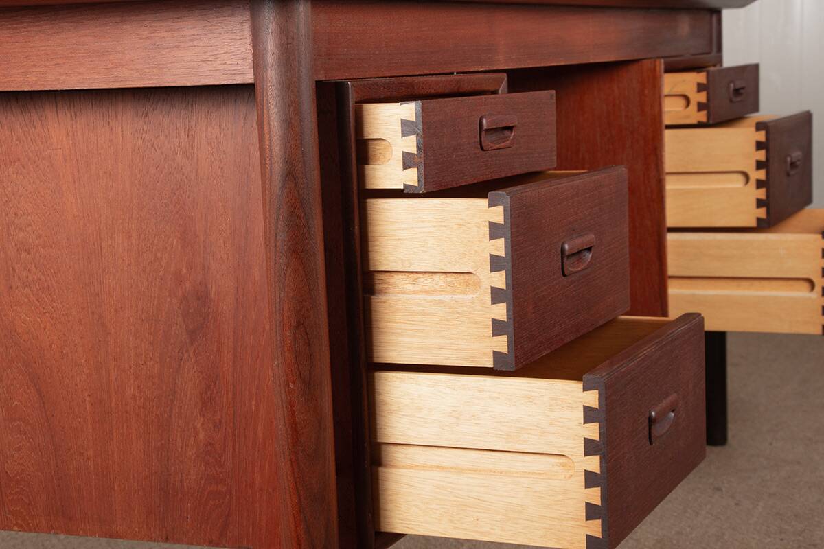 Bureau de Direction Danois en teck par Gunnar Nielsen Tibergaard 1960.