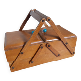 Sewing box worker