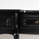 Buffet bas noir de style Louis XV du 20ème siècle.