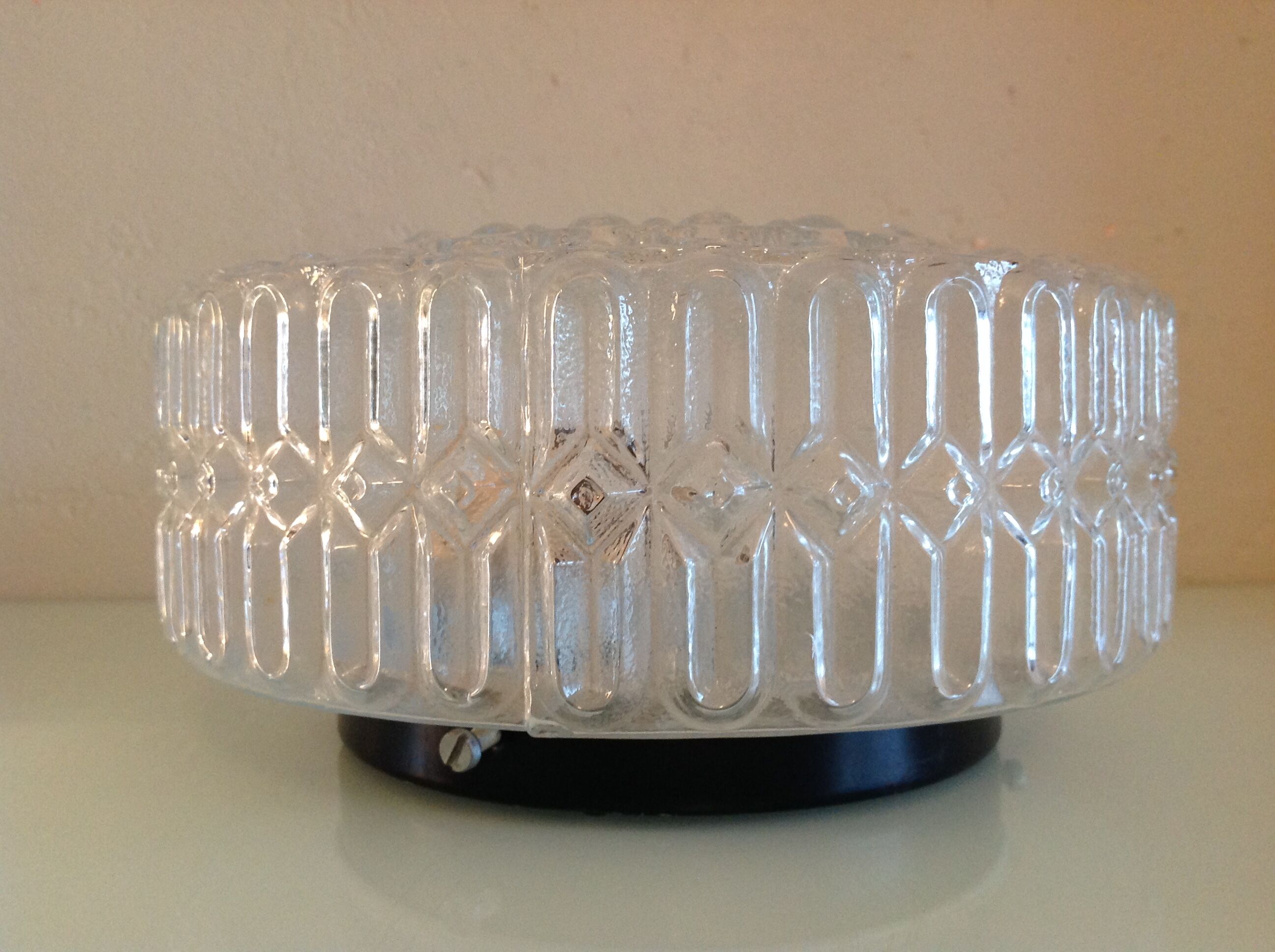 Plafonnier rond en verre bullé années 60-70