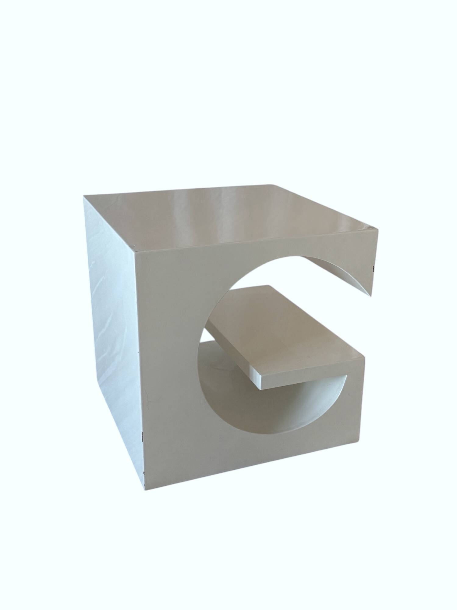 Space age white coffee table, Italy 1970s