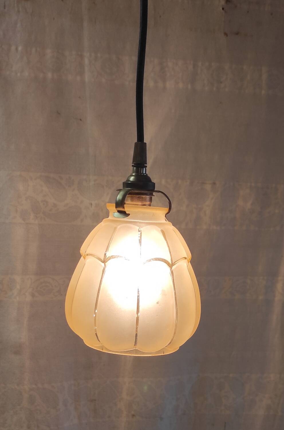 Art Deco lampshade in gilded glass and brass frame - mid 20th century