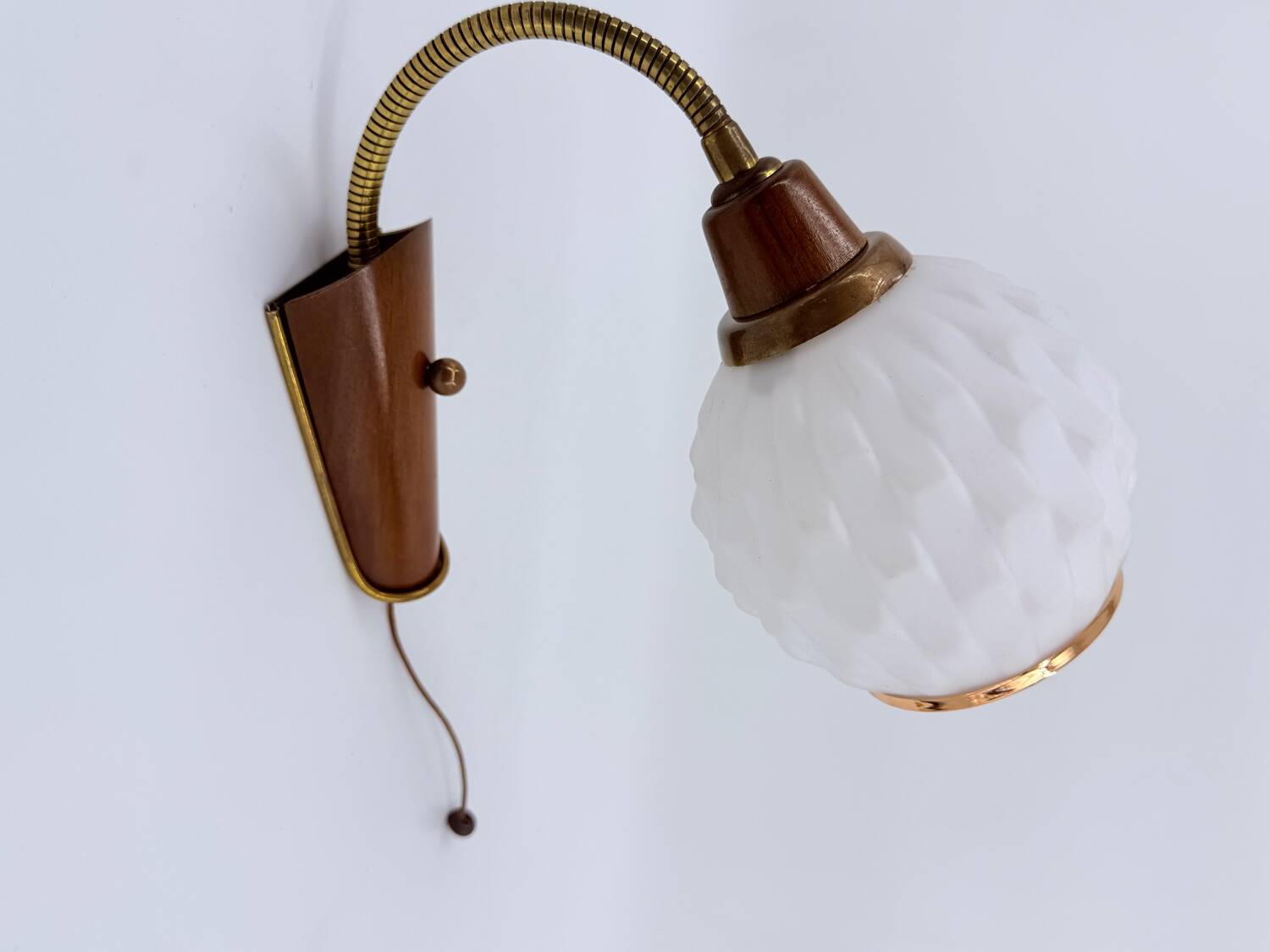 Vintage teak wall lamp
