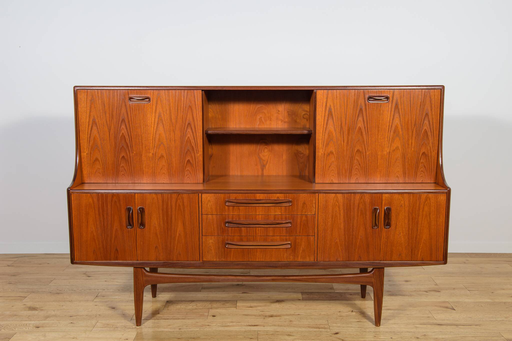 Mid-century model Fresco sideboard in teak by Victor Wilkins for G-Plan, United Kingdom, 1960s
