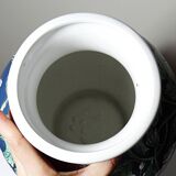 Large baluster vase in Chinese porcelain with vintage floral decoration from the 1970s-80s.