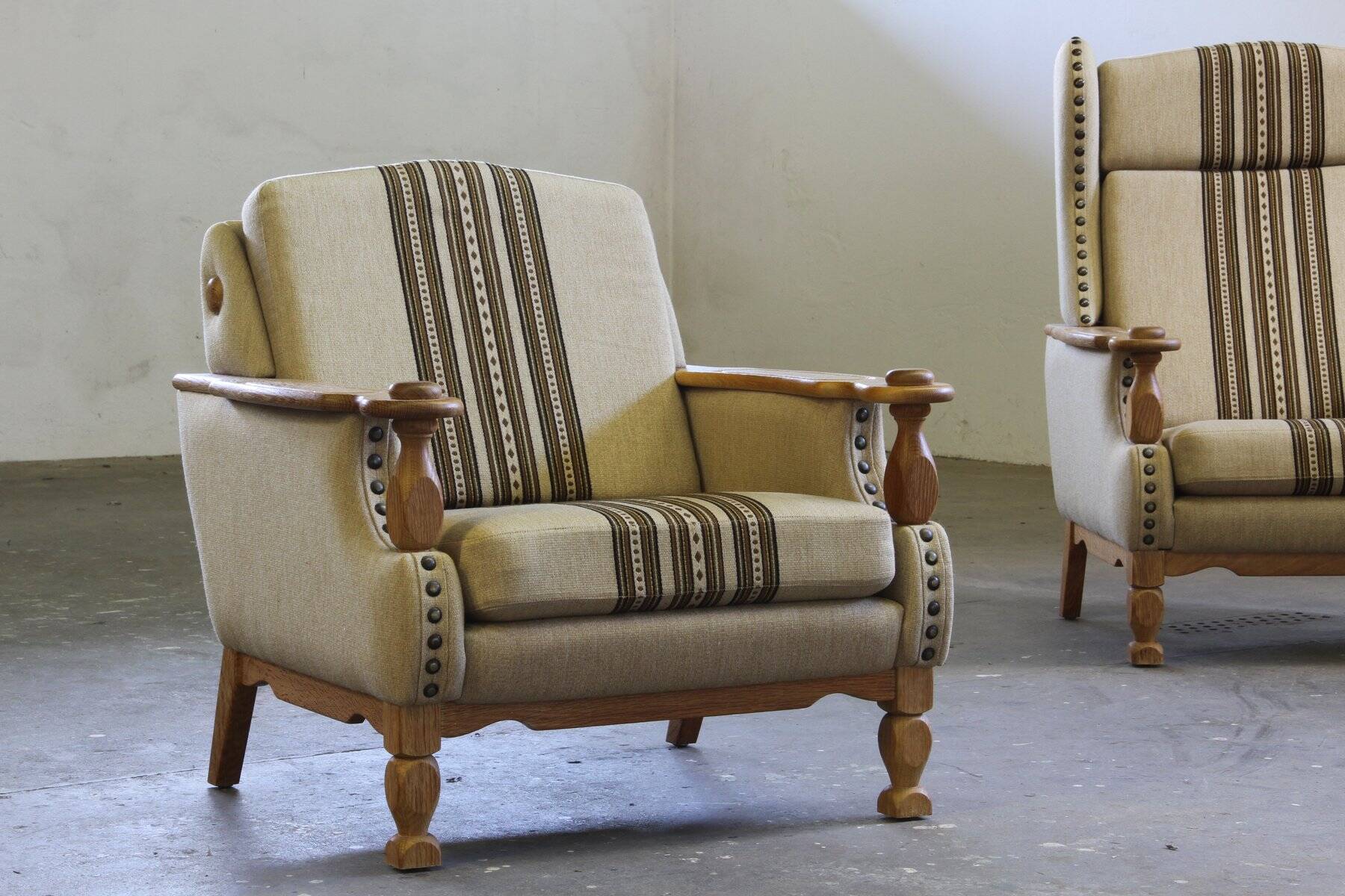 Chaises longues en chêne à dossier bas et haut dans le style de Henning Kjærnulf, Danemark, années 1960, ensemble de 2.