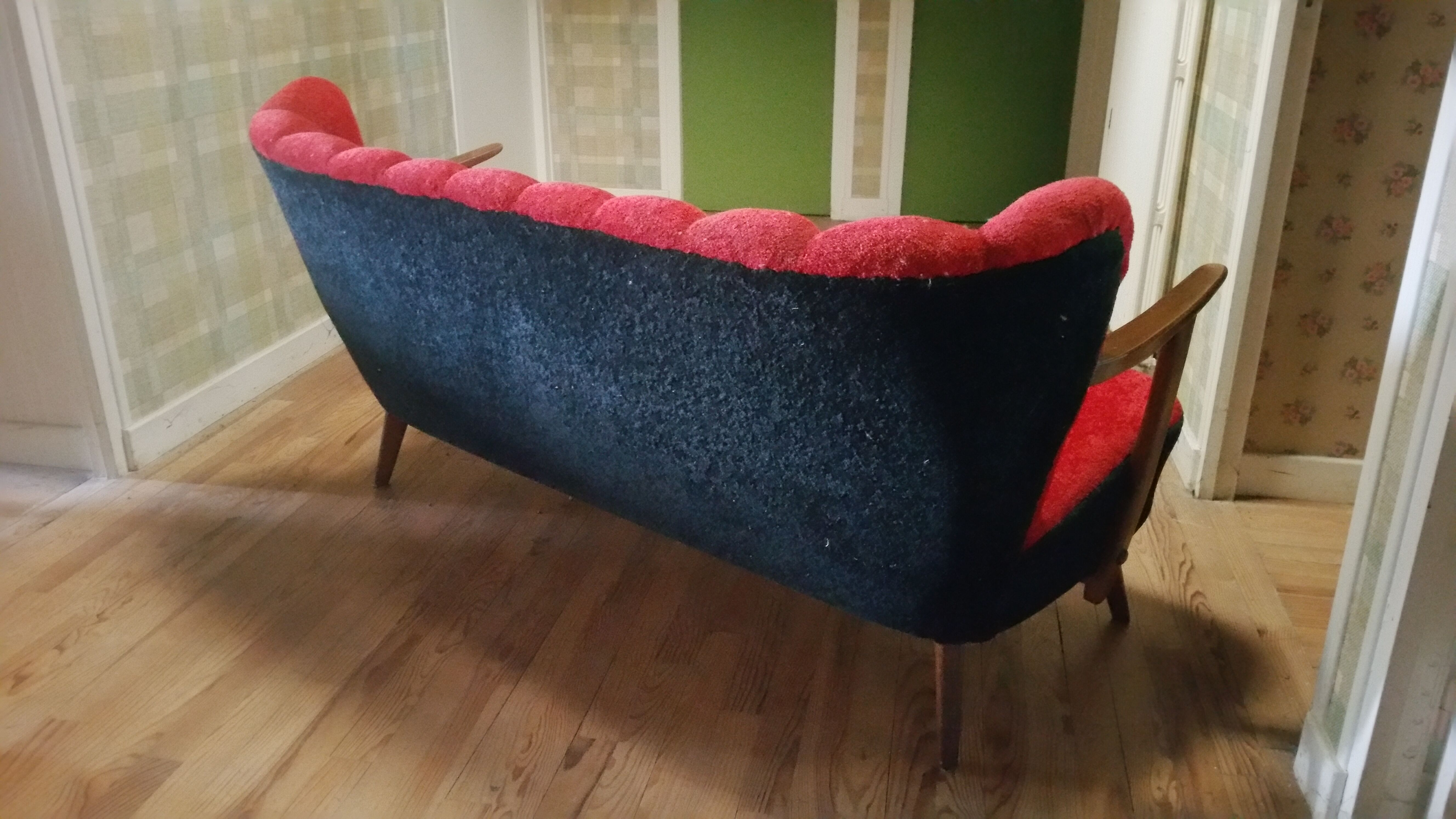 Scandinavian cocktail sofa red bi color, years 50 60 plush red black
