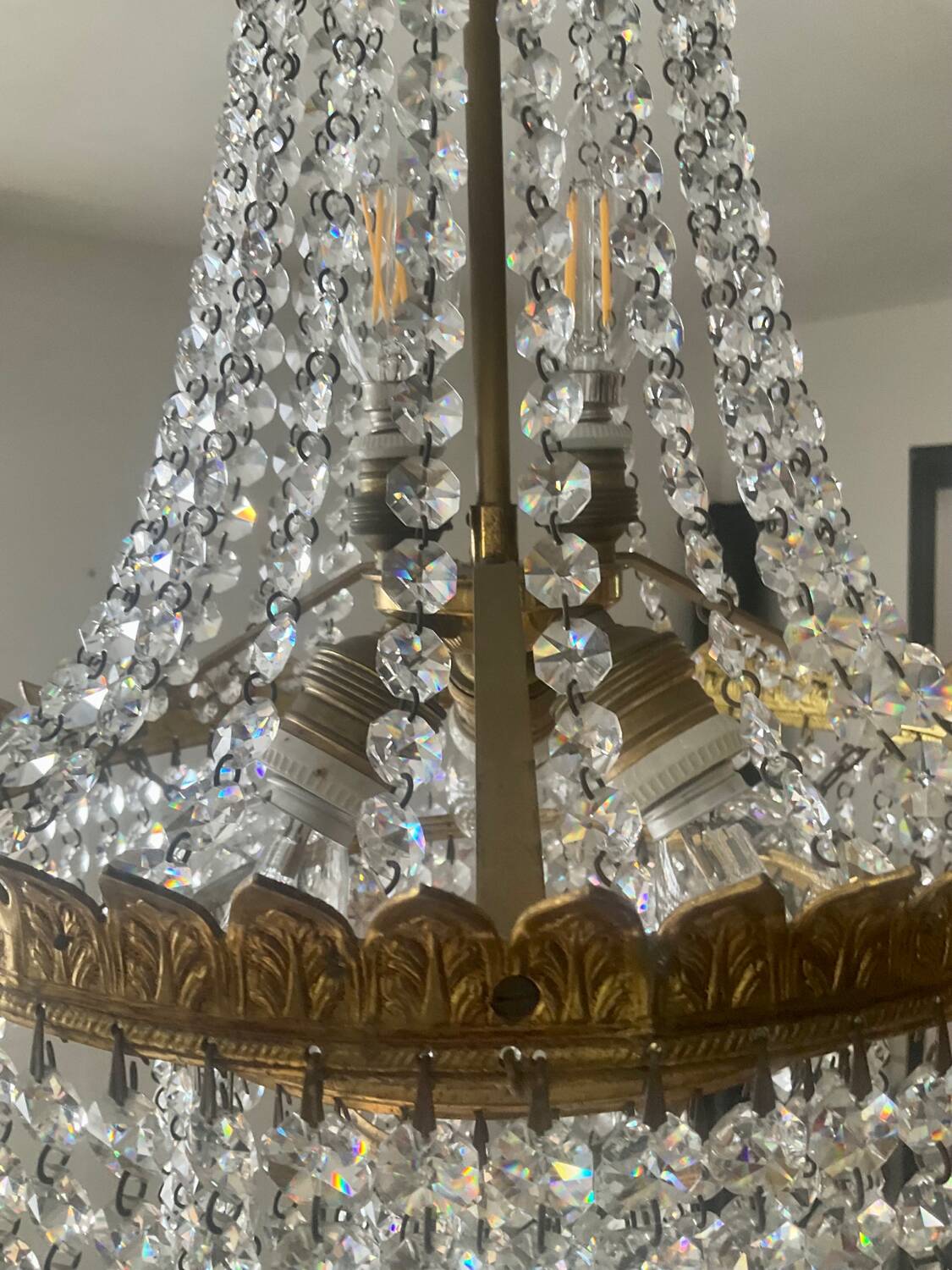 Hot air balloon chandelier in brass and crystal pendants