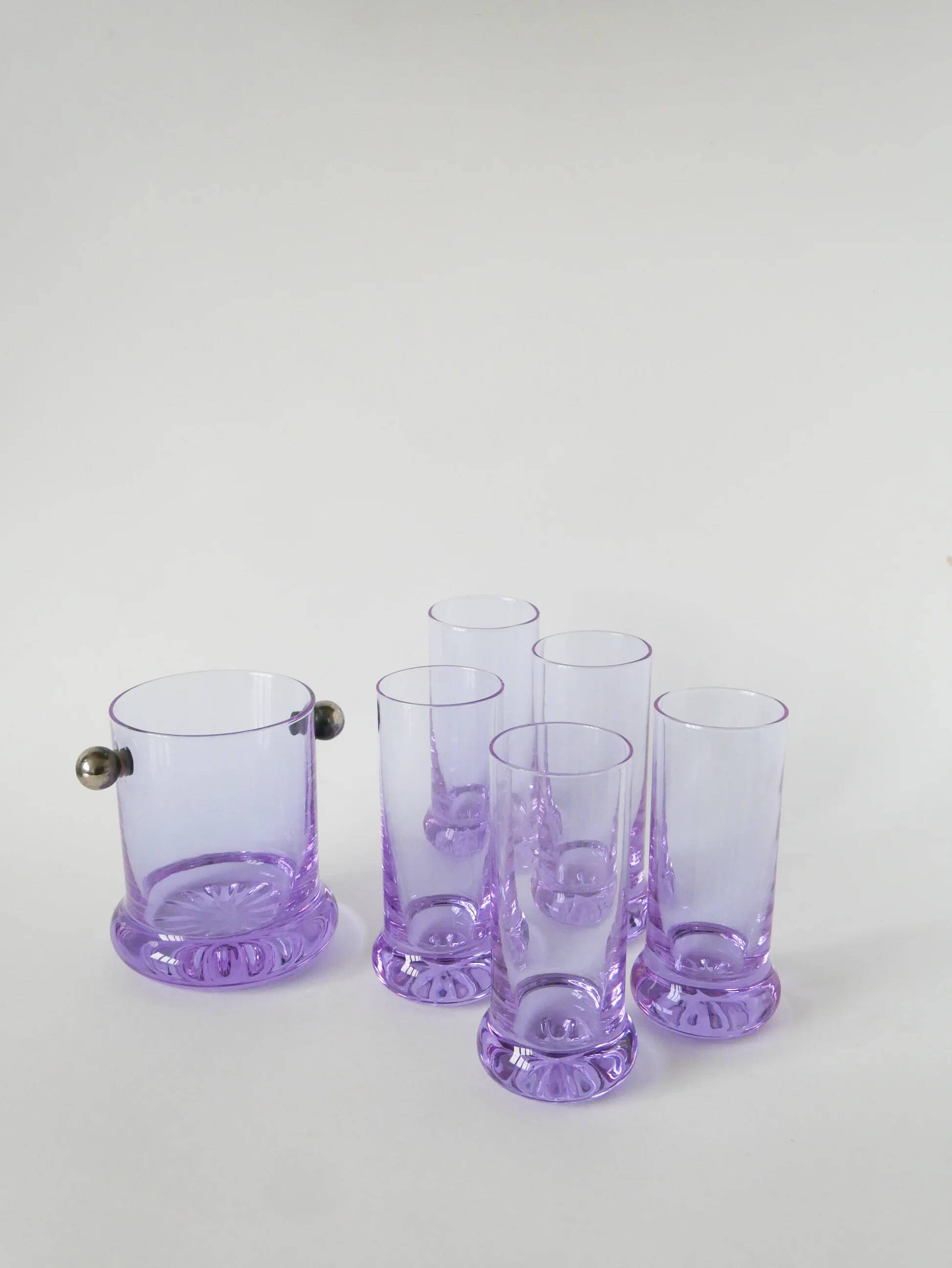 Set consisting of 5 cocktail glasses and an ice bucket, purple and chrome, made in Italy, 1960.