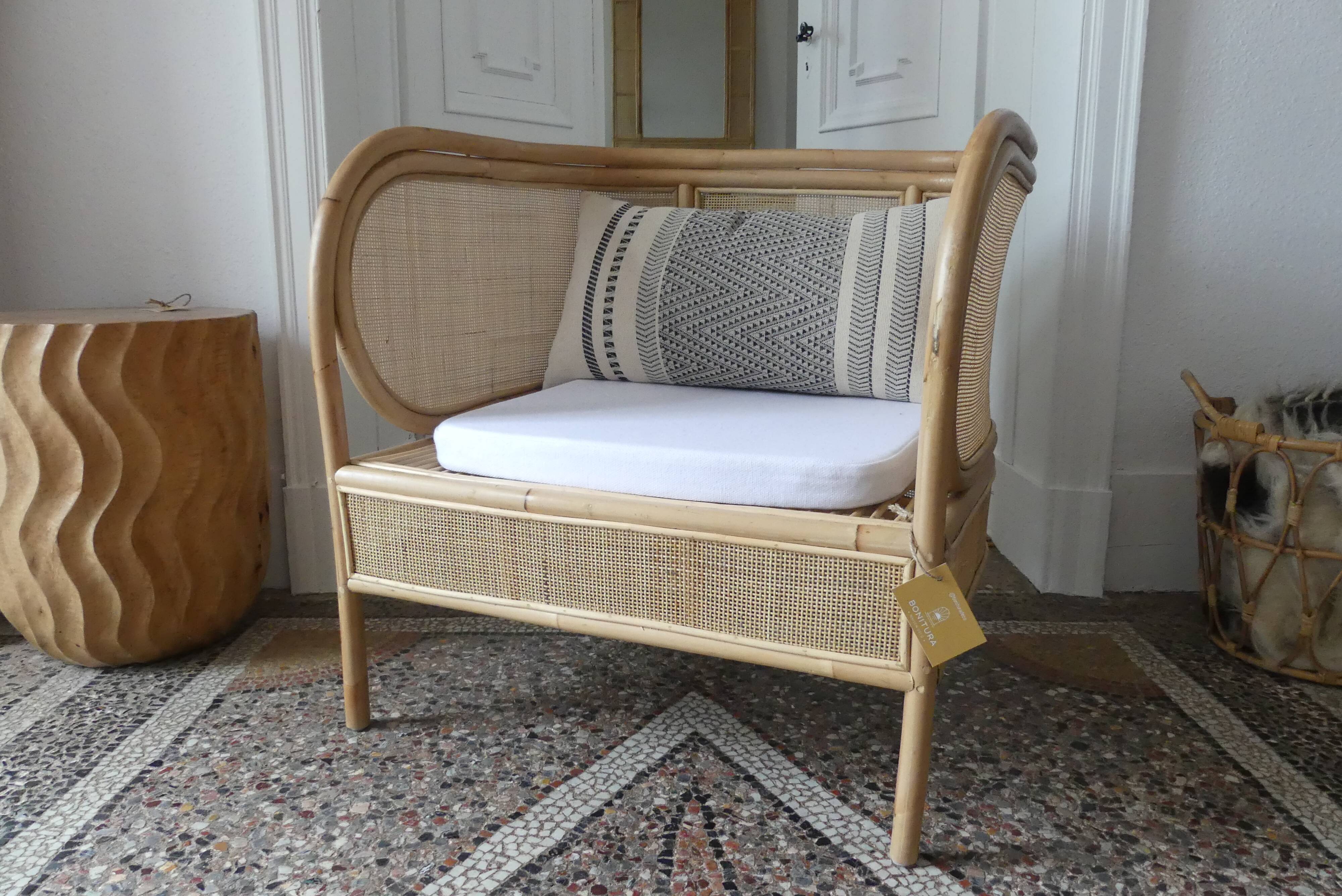 Rattan armchair and natural canning from balî