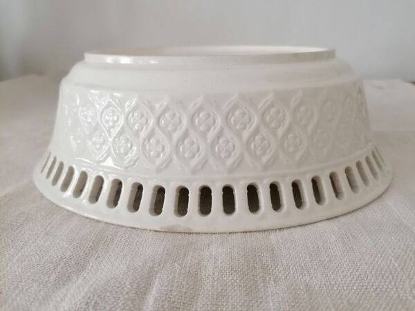 Panier et plateau en faïence Wedgwood