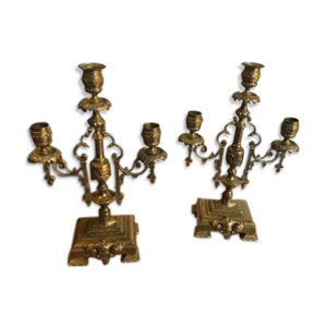 Paire de bougeoirs en bronze a