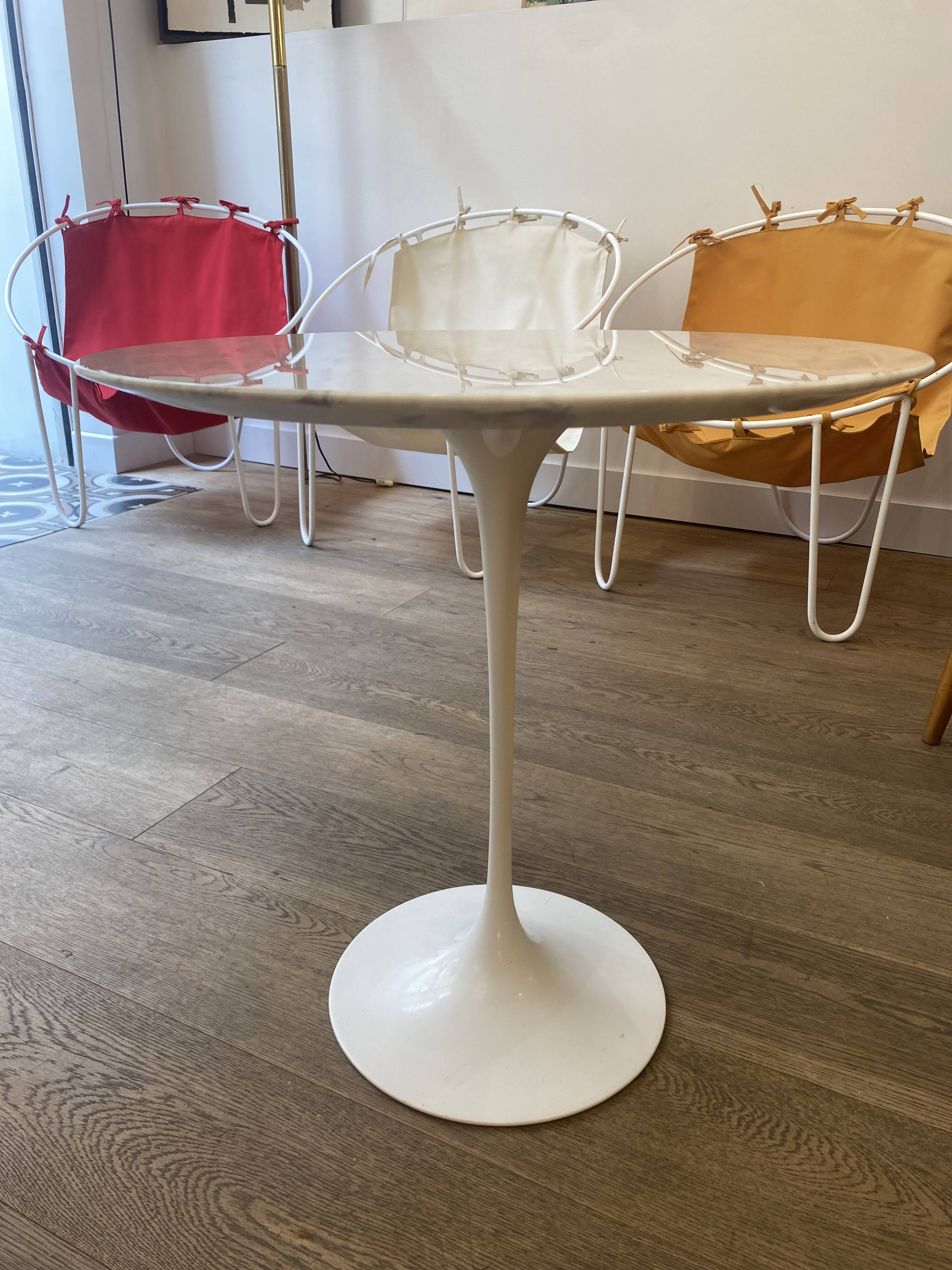 Guéridon « tulipe » - marbre statuarietto - eero saarinen, pour knoll