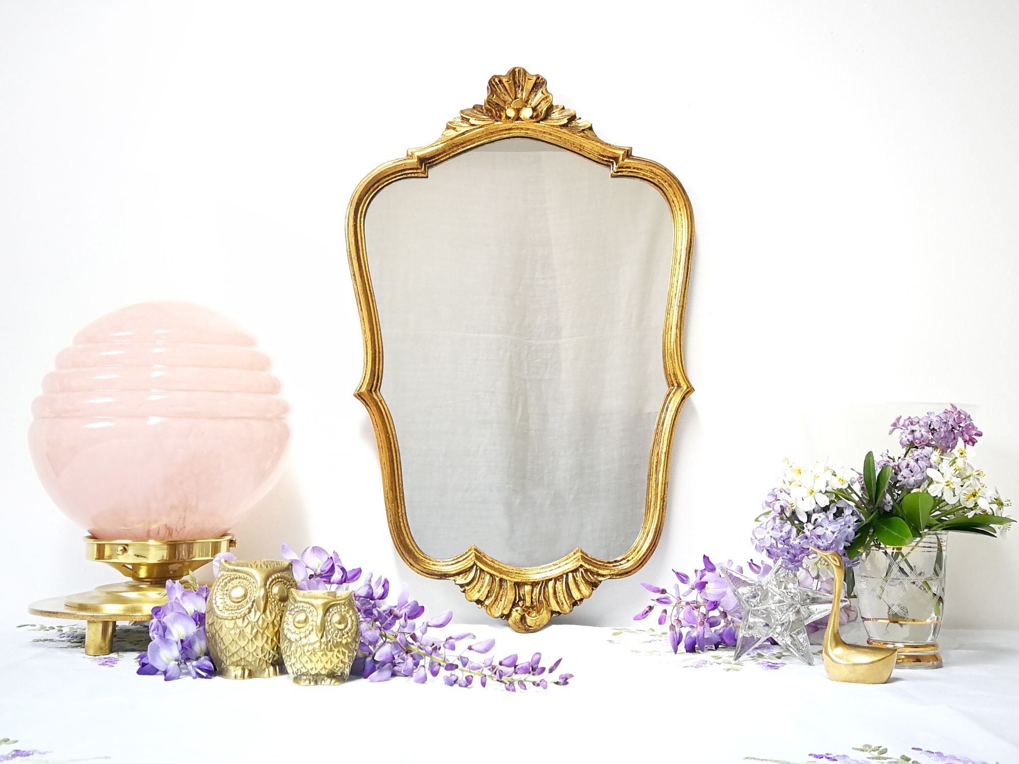 Baroque-style wall mirror / H49 cm x 30 cm /Decor shell and foliage / Golden with gold leaf