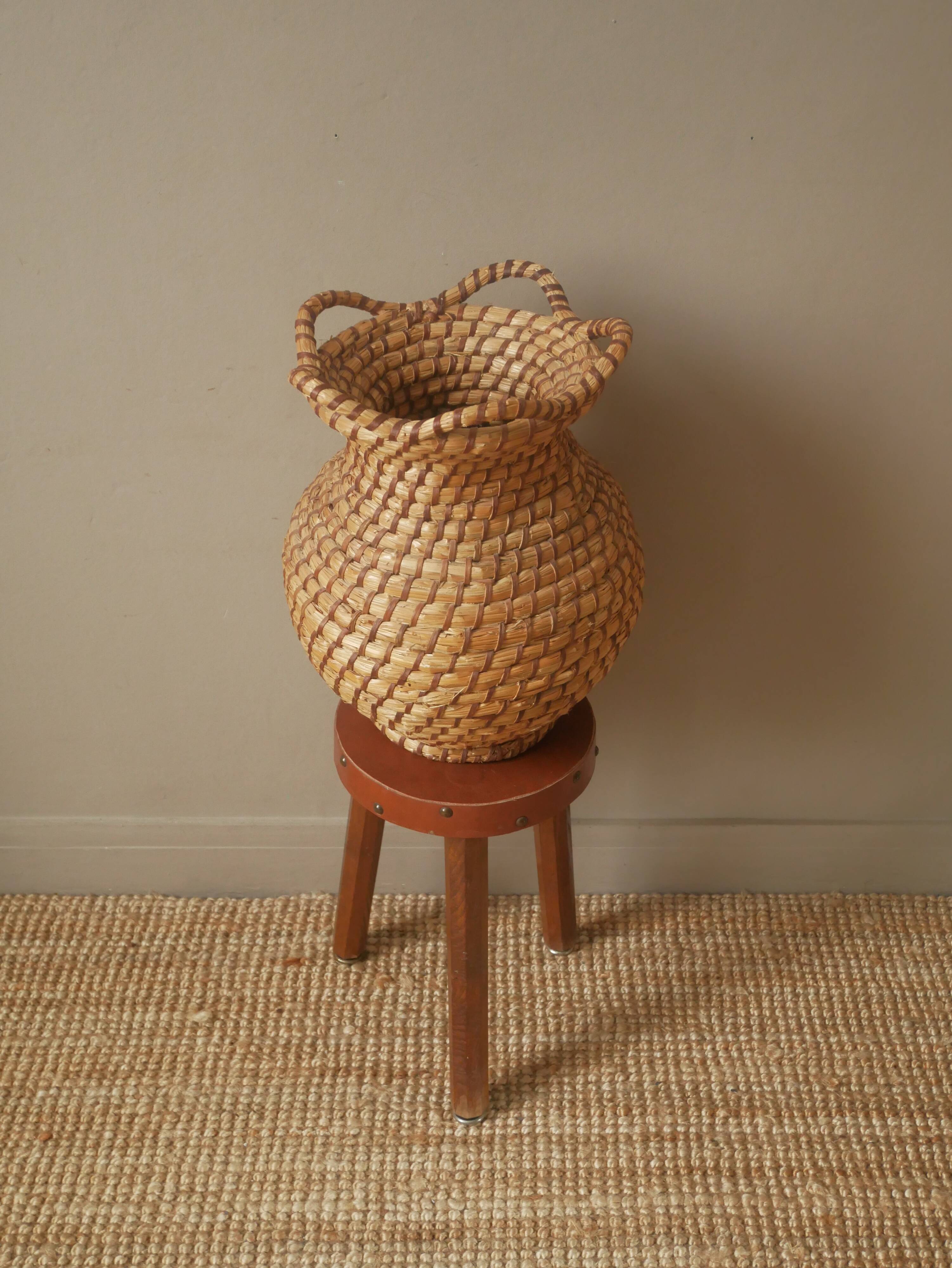 Vase braided natural fiber ethnic decoration tribal bohemian countryside artisanal manufacturing jar