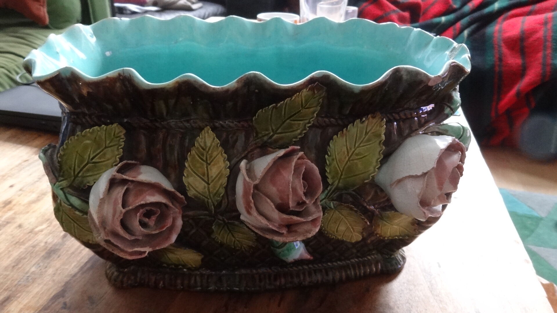 Pot cover pattern flowers in volume slip